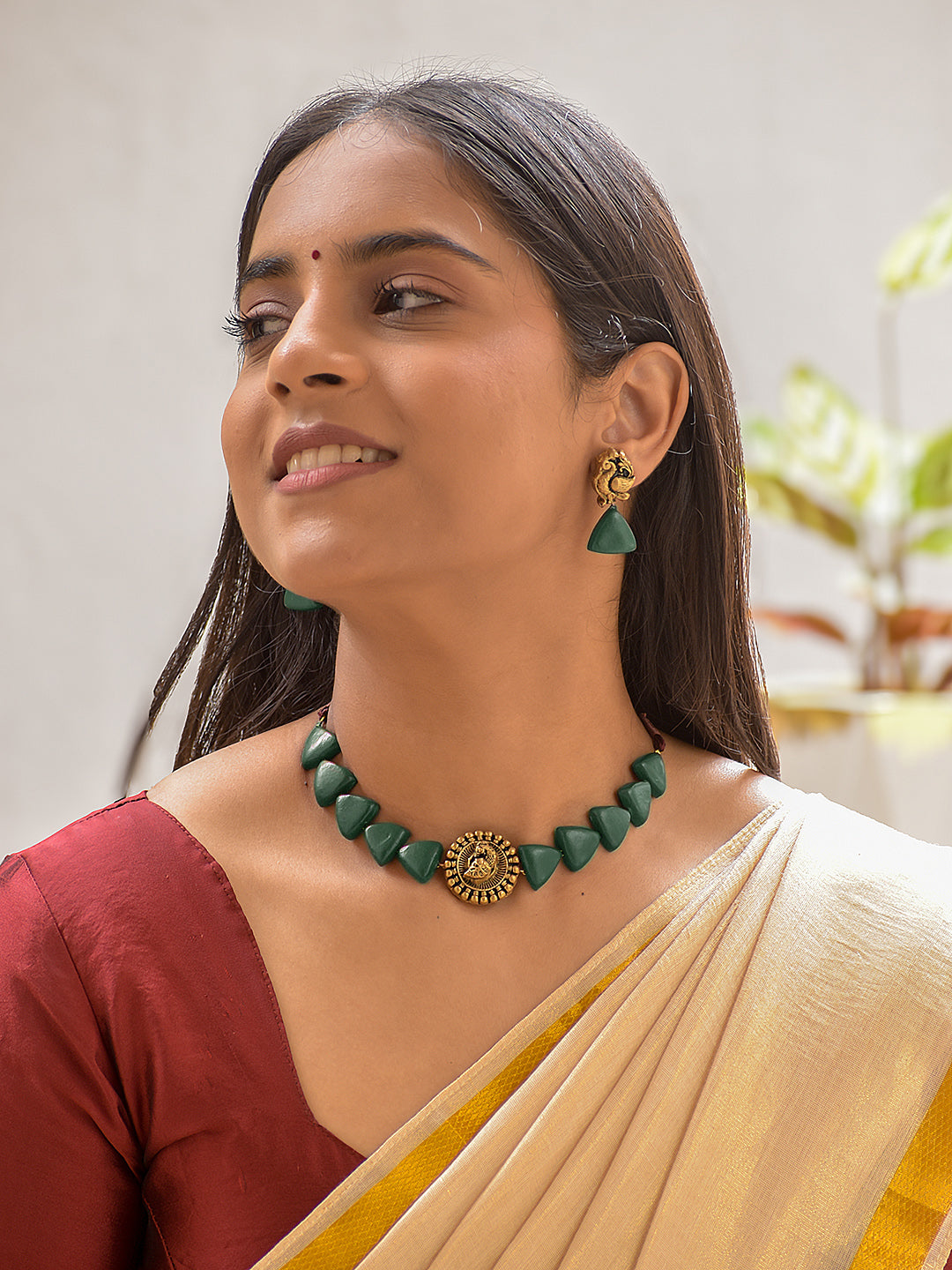 Terracotta Green Triangular Beads Peacock Pendant Necklace with Earrings