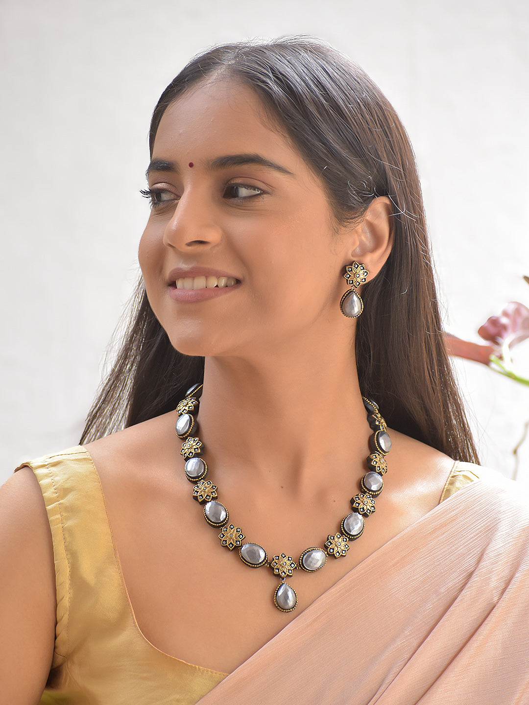 Terracotta Silver Oval Bead Necklace with Floral Motifs & Drop Earrings