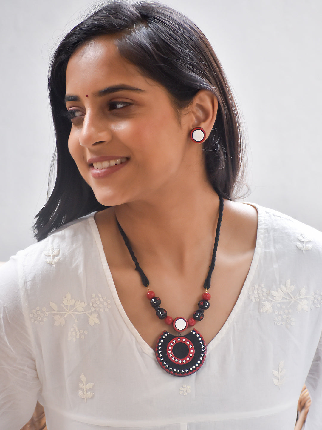 Handcrafted Terracotta Circular Pendant Necklace Set with Black and Red Design & Stud Earrings