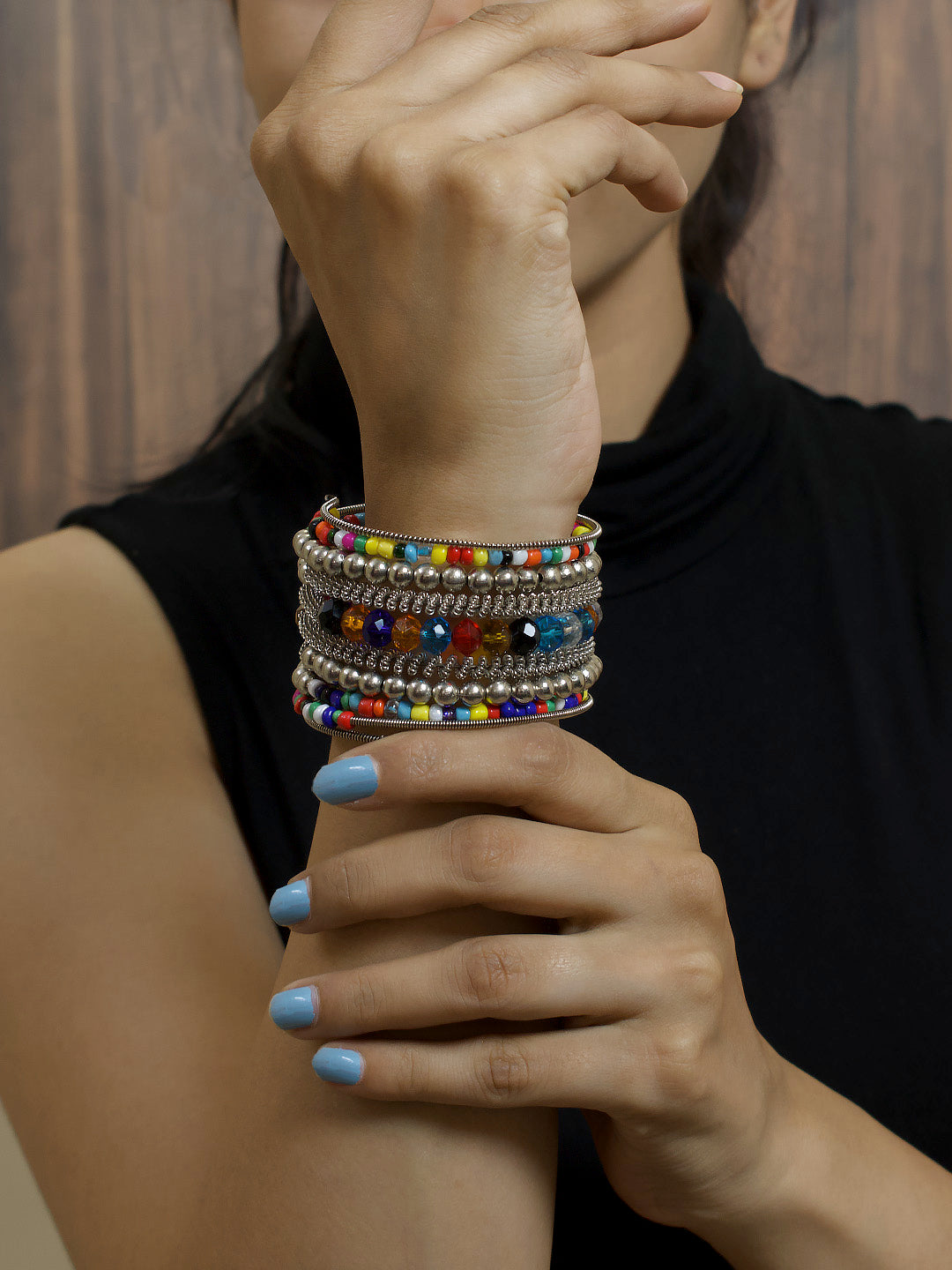 Circular Design Alloy Bangle