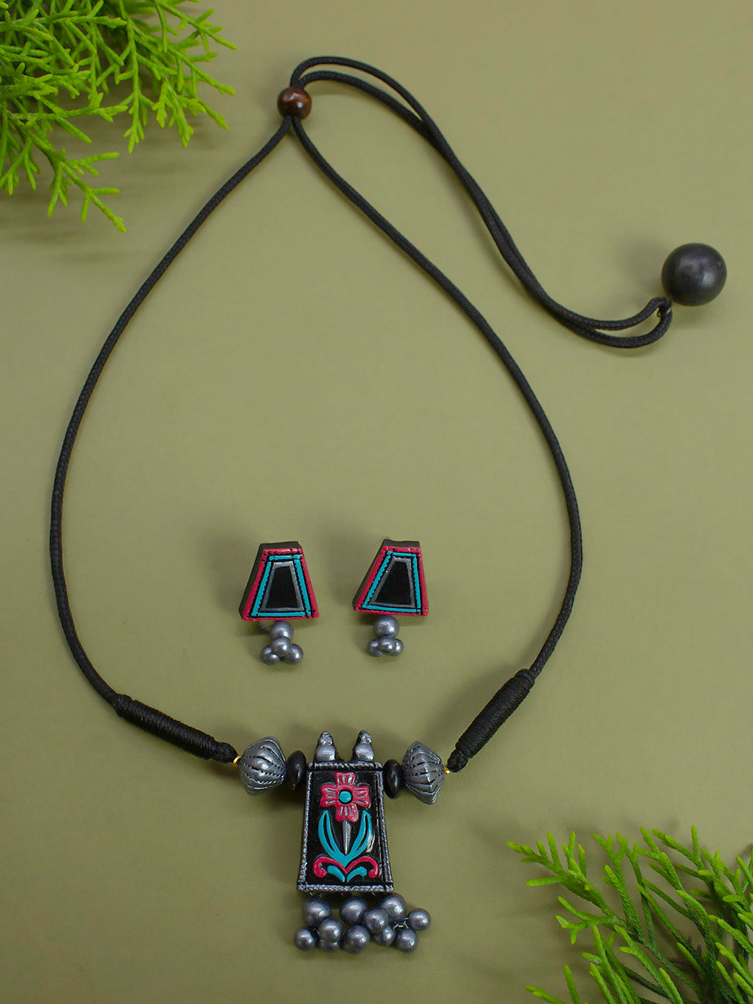 Quadrilateral Pink Blue Black Silver Floral Design Minimalistic Terracotta Necklace Set