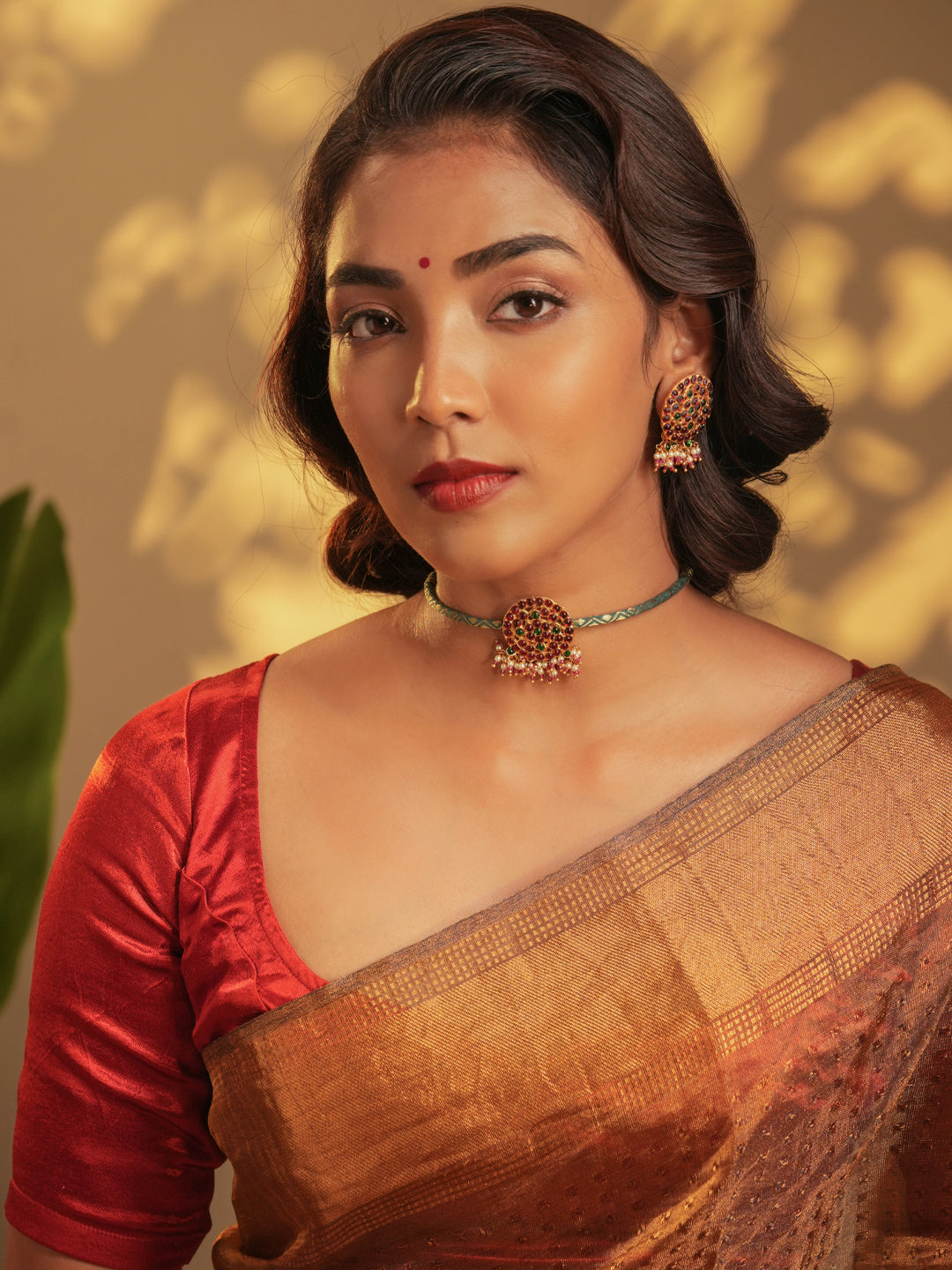 Zarvina — Gold Tone Temple Necklace Set- Jada Billa zari/pearl Choker Yellow