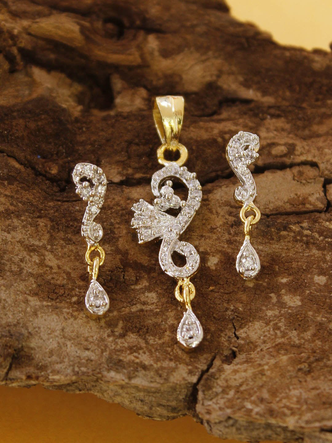 Avismaya Gold Plated With American Diamond Stone Pendant Set