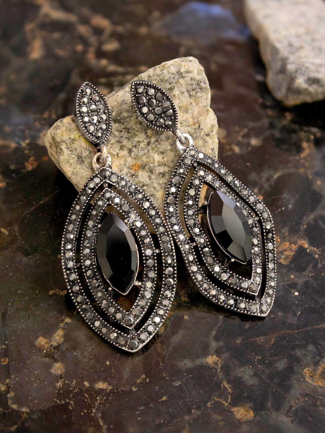 Silver Plated Oval Shape Geometric Design Black Color Plastic Stone Dangler Earring