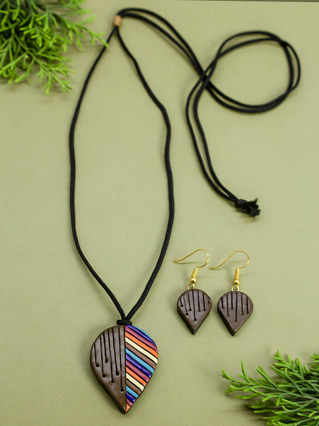 Leaf Design Brown Silver Black Turquoise Yellow Red Burst of Colors Handmade Terracotta Necklace Set