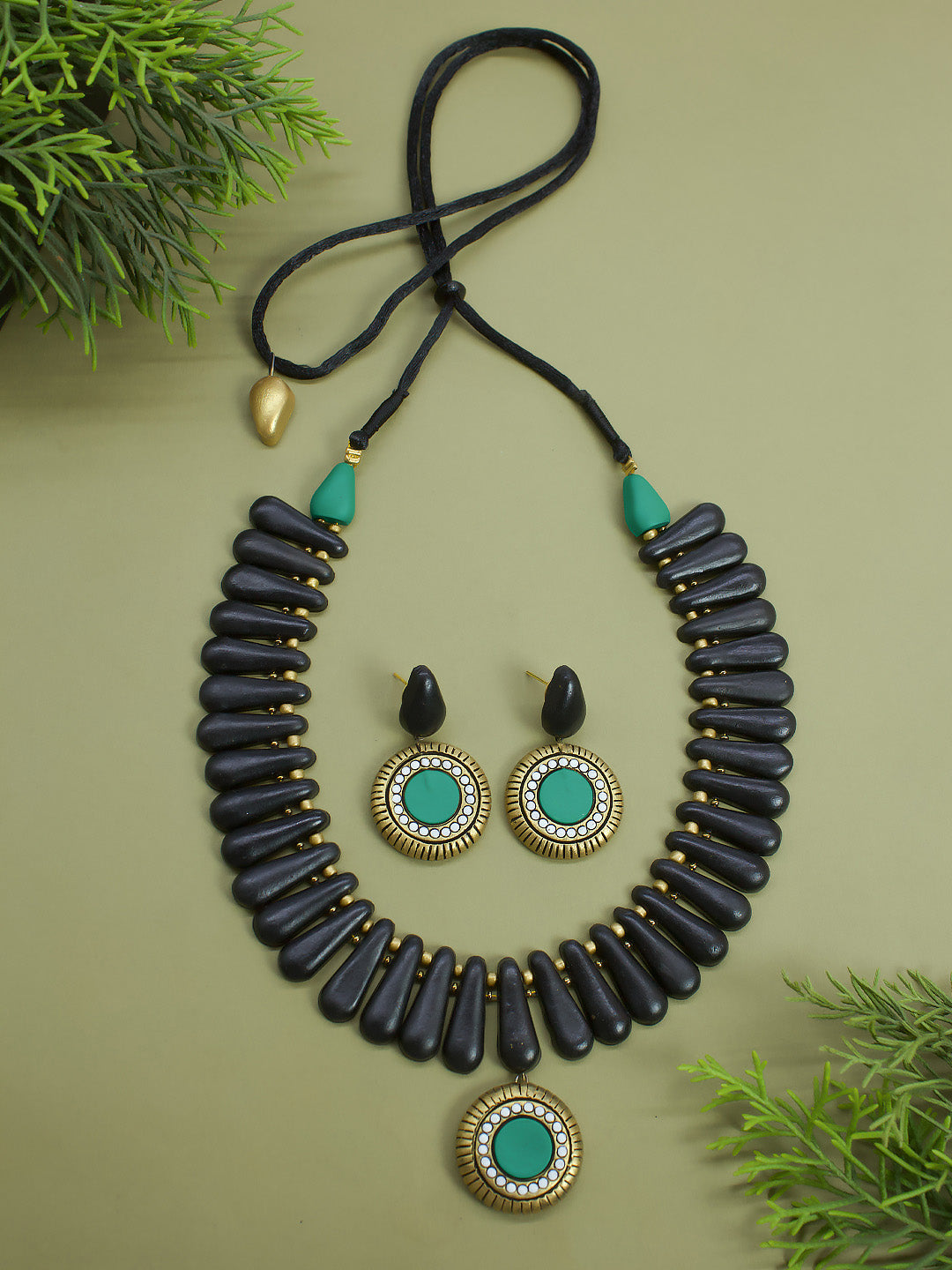 Antique Gold Black Green White Fringe Design Handmade Terracotta Necklace Set