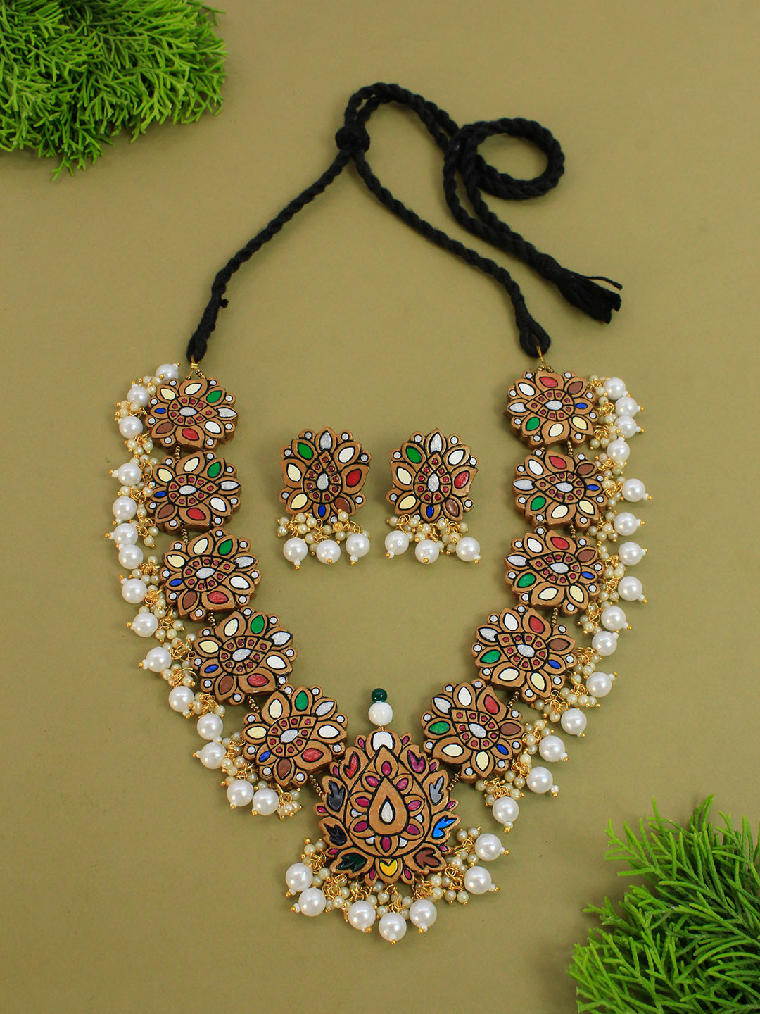 Colorful Multicolour Lotus Design Gold White Silver Red Handmade Terracotta Necklace Set