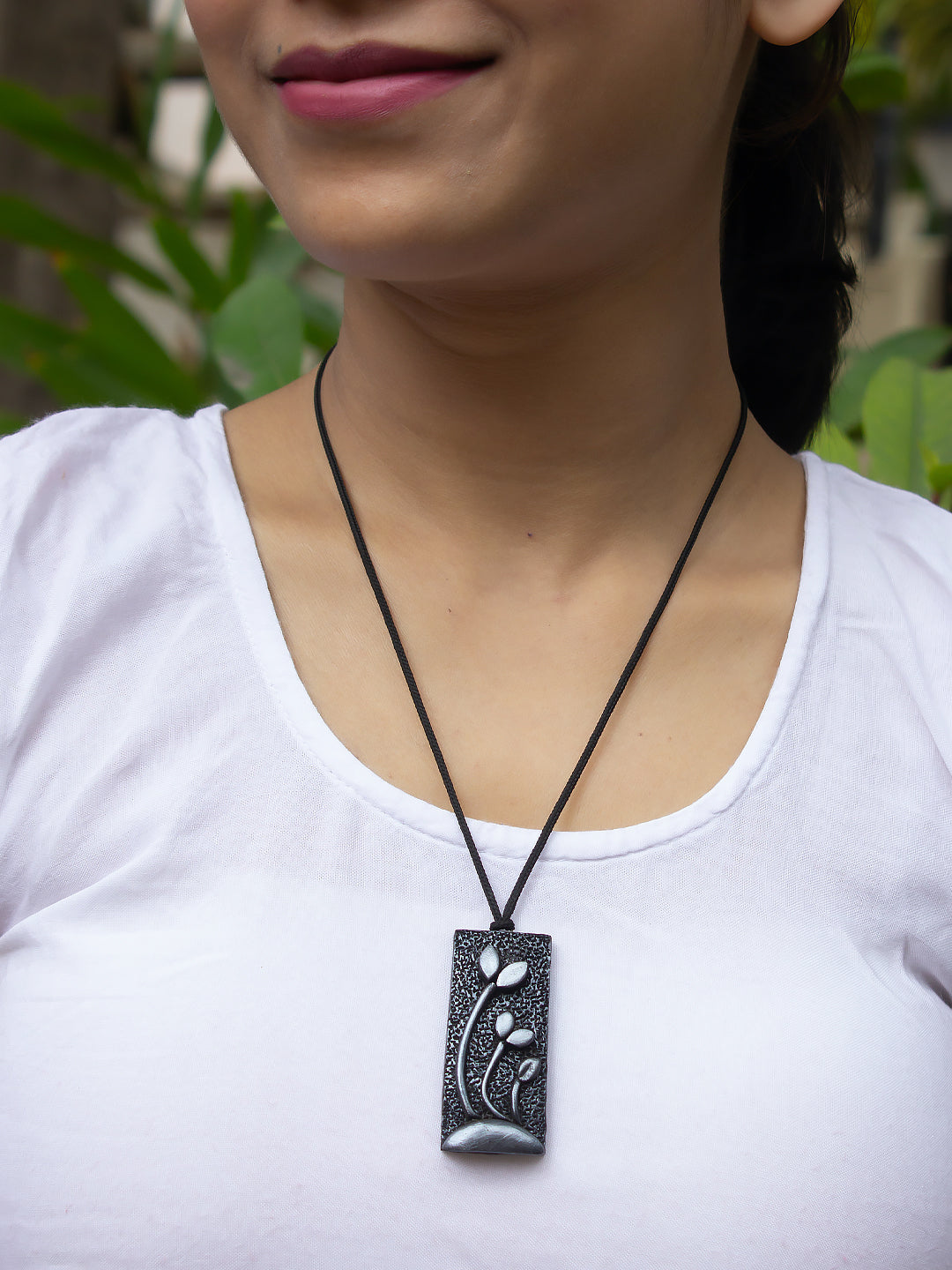 Leaf engraved rectangular design handmade terracotta necklace in Silver and Black