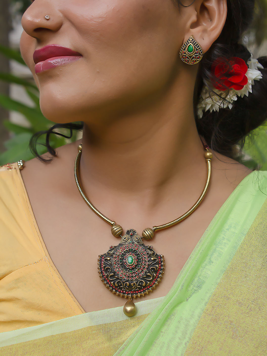 Mandala Pendant Hasli Antique Gold Red Green Handmade Terracotta Necklace Set