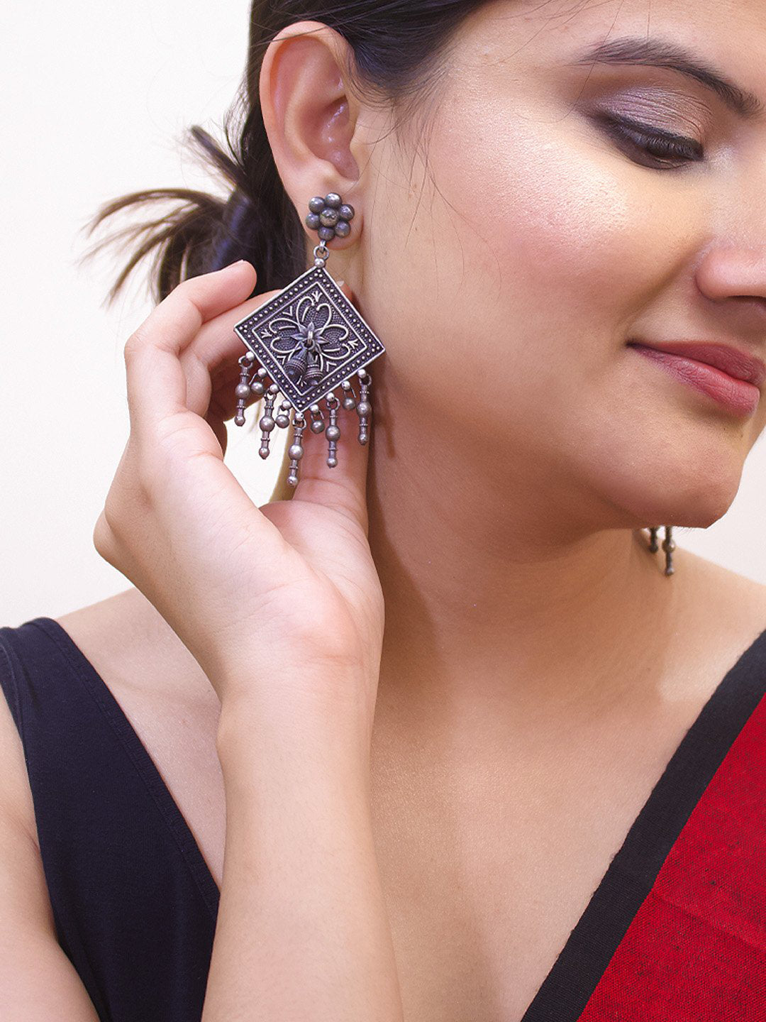 Silver Plated Rhombus Design With Hanging Silver Beads Dangler Earring