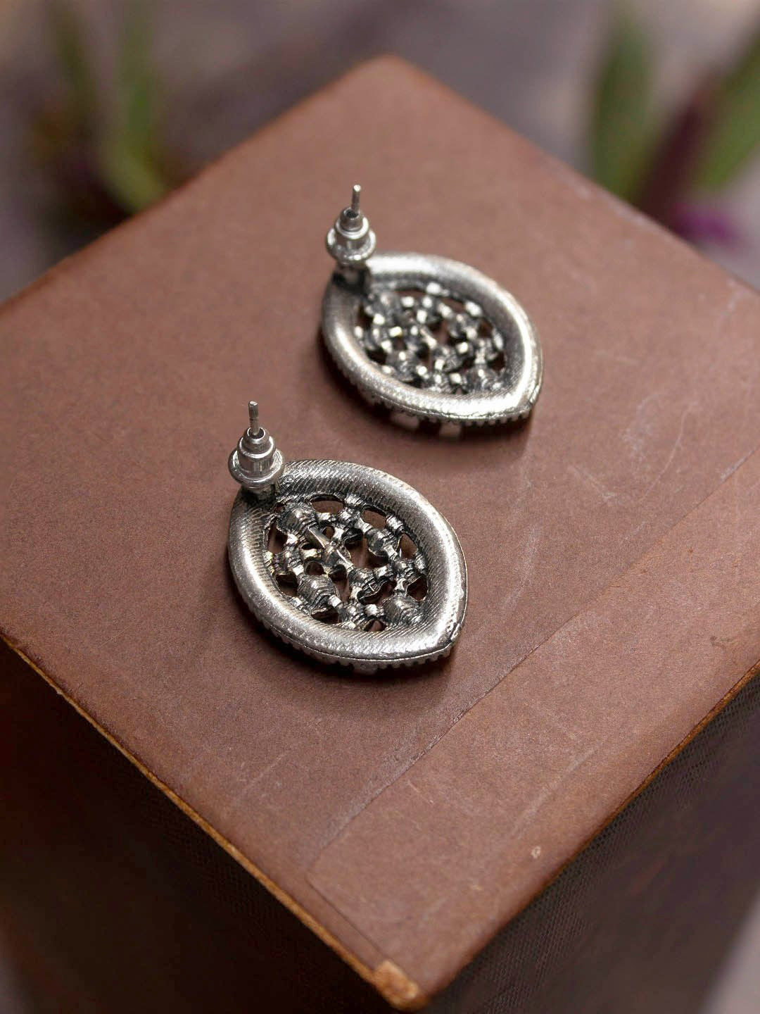 Silver Plated Oval Shape Flower Petal Design Green Color Plastic Stone Stud Earring