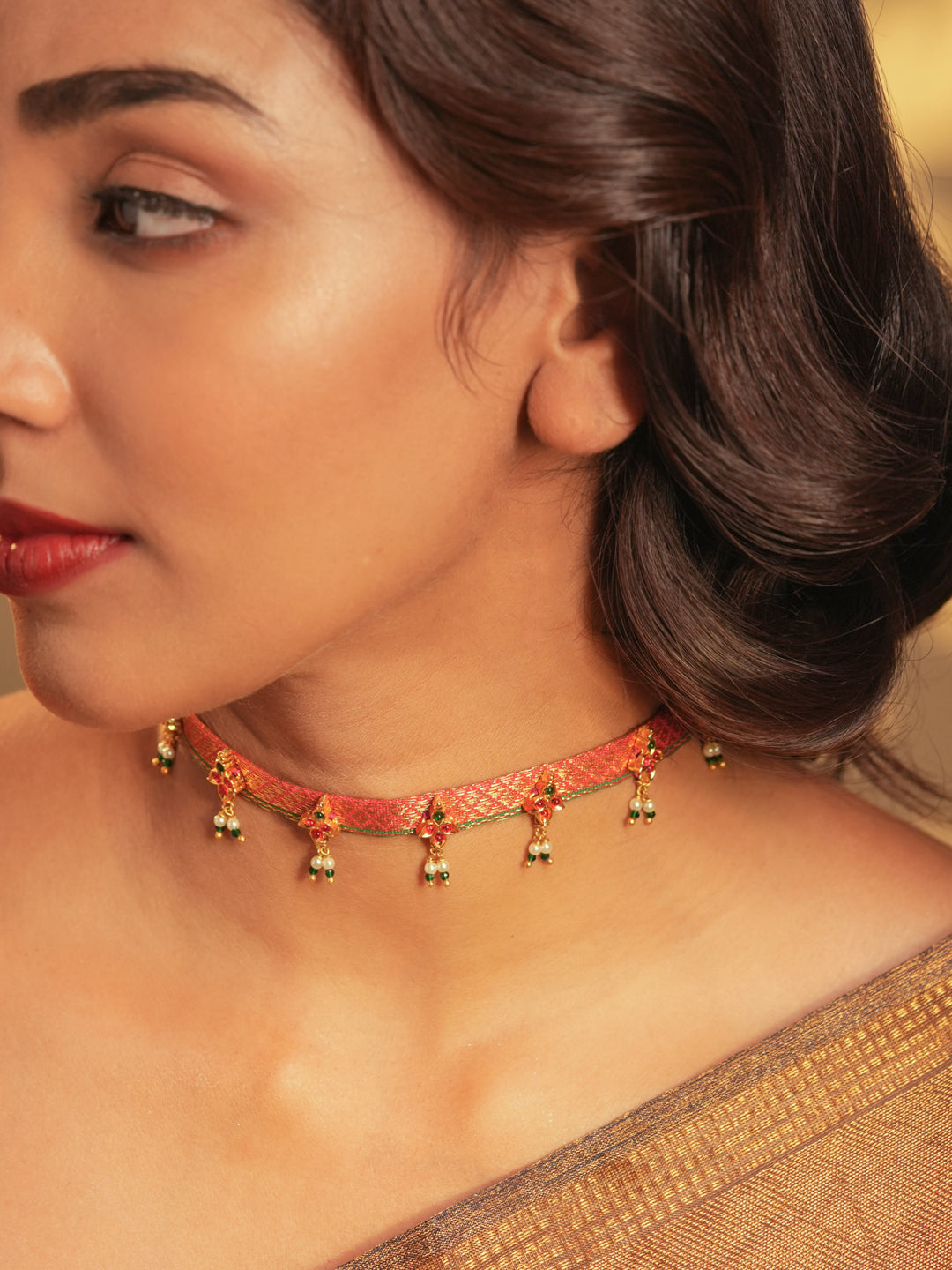 Gold Tone Temple Necklace Set- Broacde pearl choker-Pink