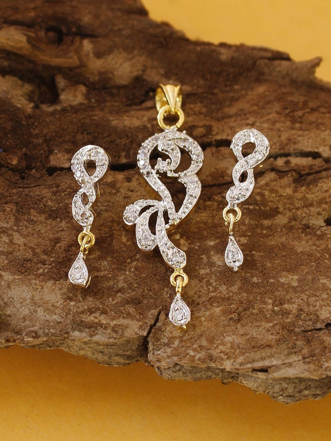 Avismaya Gold Plated With American Diamond Stone Pendant Set