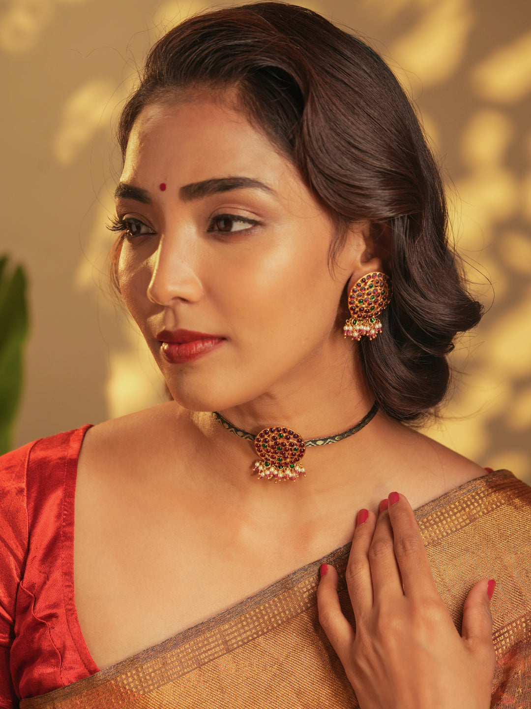 Zarida — Gold Tone Temple Necklace Set Jada Billa zari/pearl Choker Black