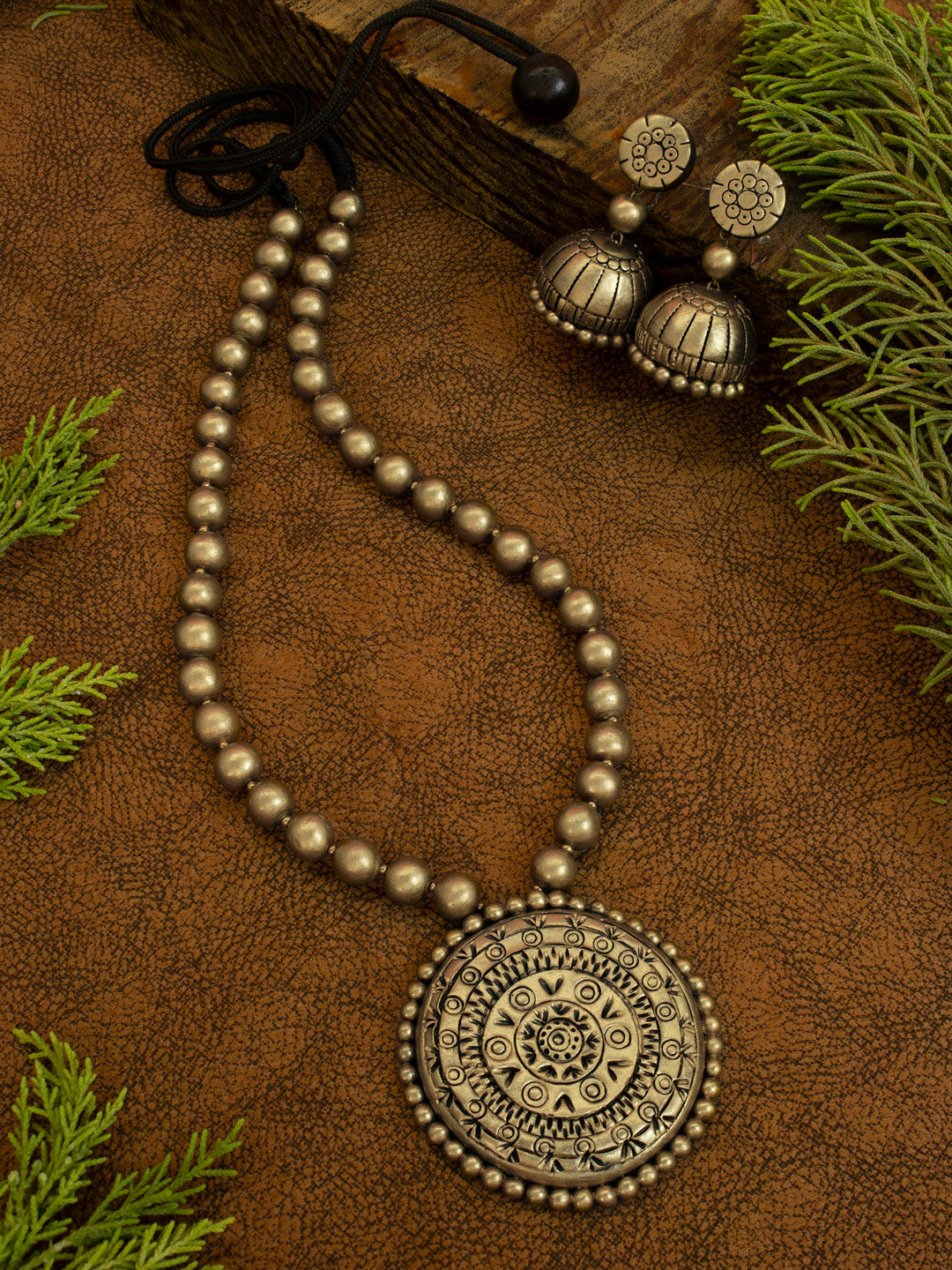 Smarana — Circular Design Hand Painted Terracotta Jewellery Set