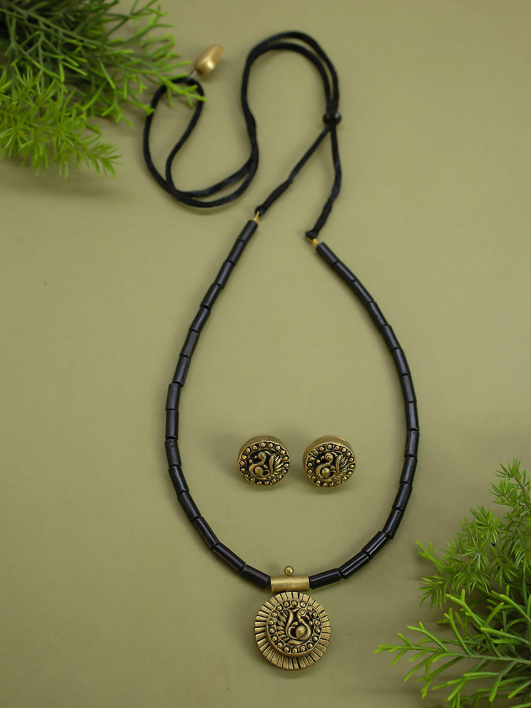 Black Tube Design Antique Gold Circular Peacock Pendant Handmade Terracotta Necklace Set