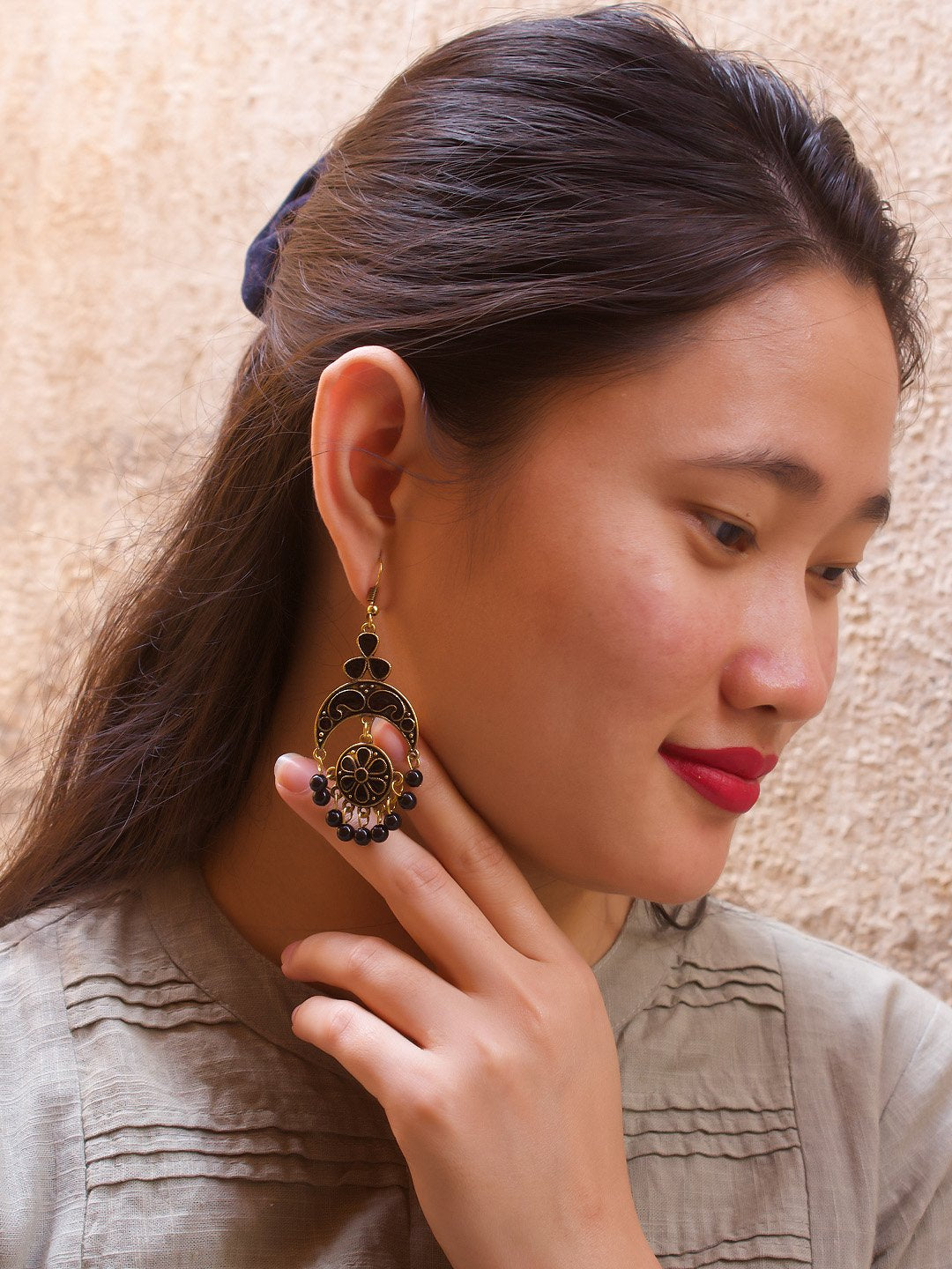 Gold Plated Floral Design Black Earring