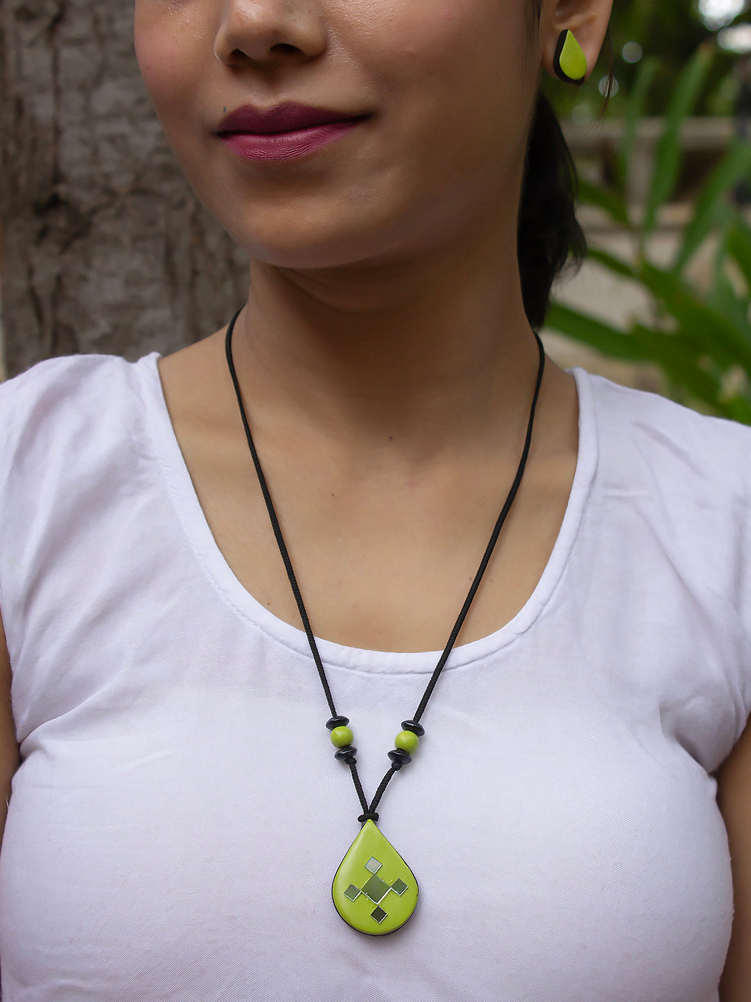 Neon Green Pear Shape Mirror Design Work Minimalistic Handmade Terracotta Necklace Set