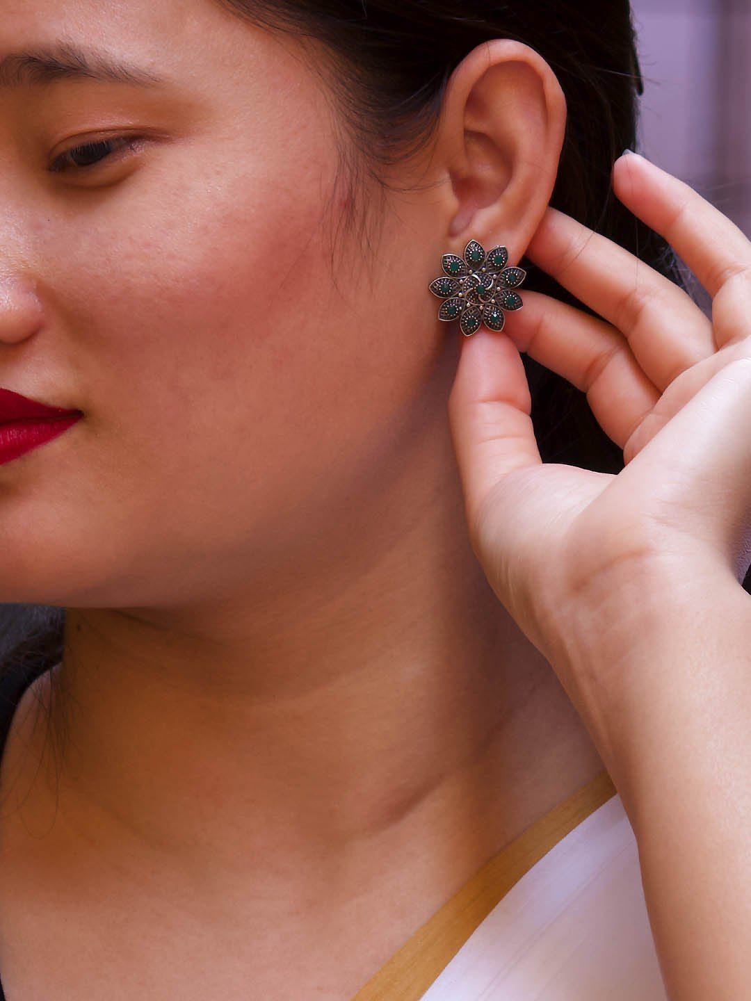 Silver Plated Floral Design Green Color Artificial Stone Stud Earring