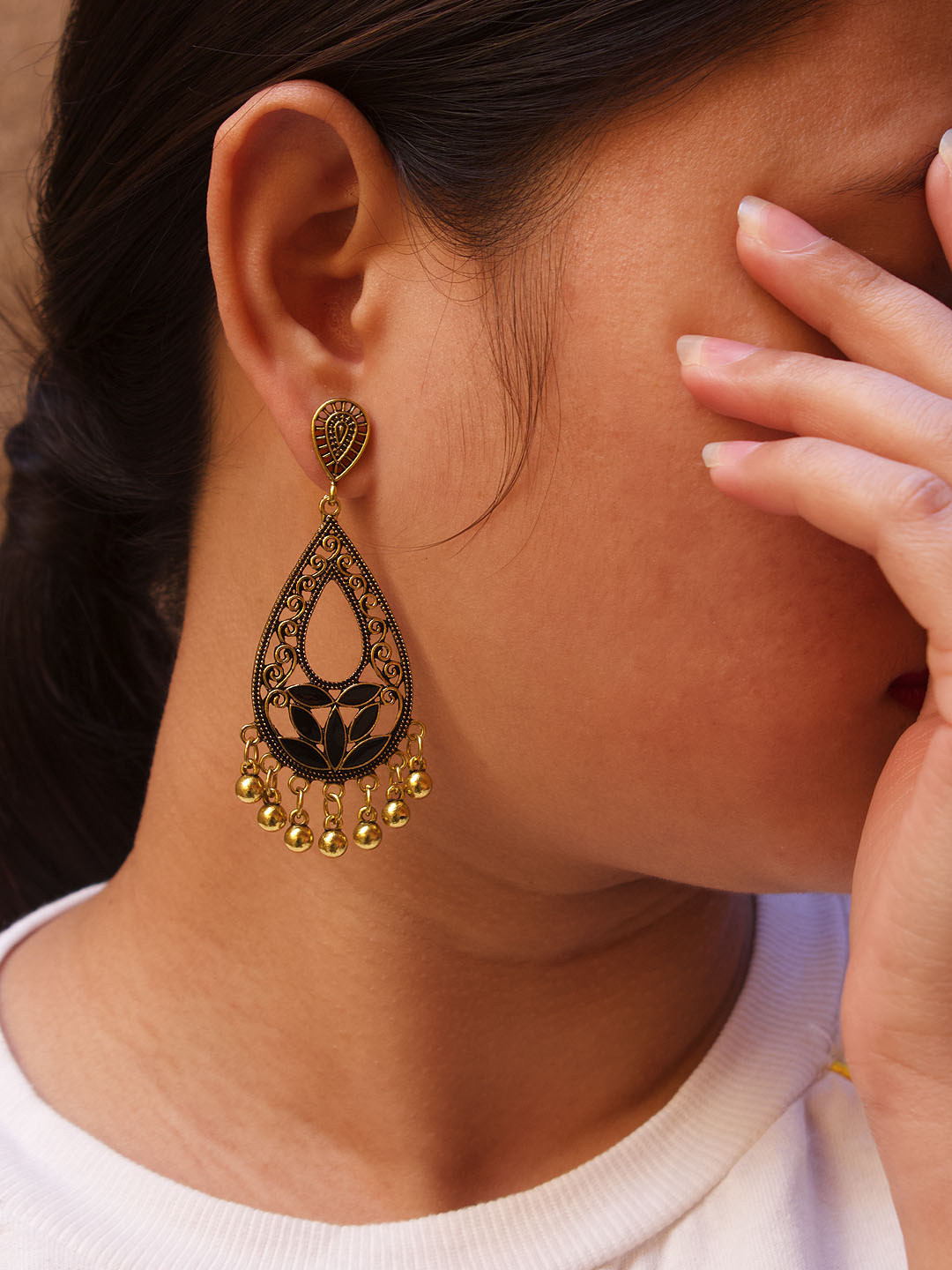 Floral Design Black Dangler Afghani Earring