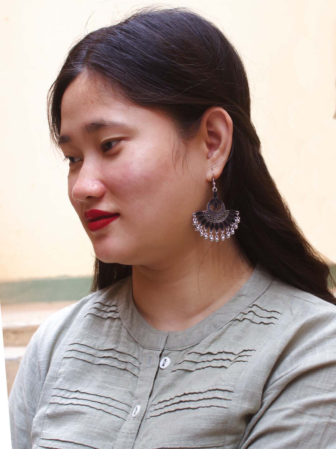 Floral Design Black Dangler Afghani Earring