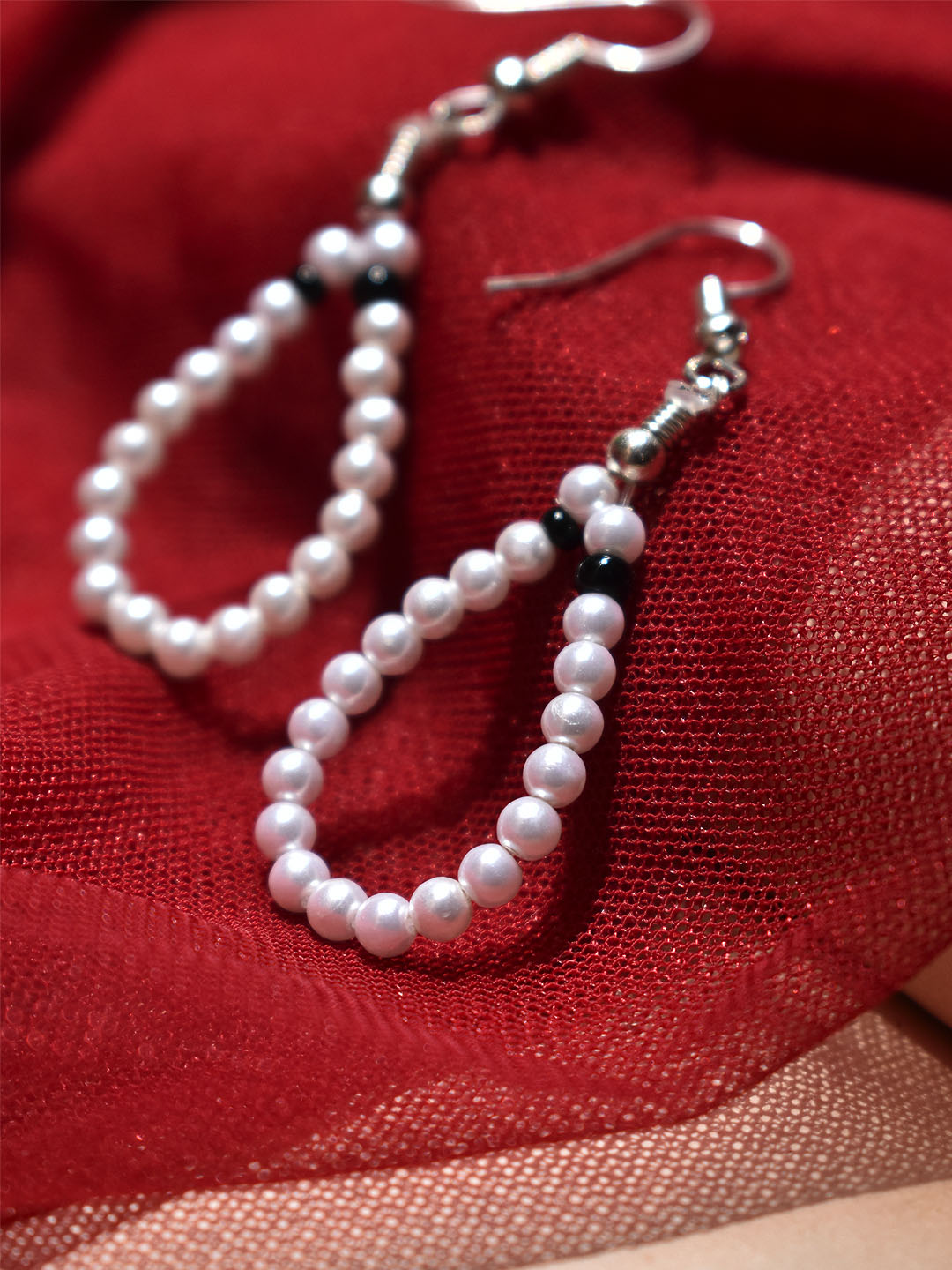 Silver Plated Teardrop Design Pearls And Black Color Beads Drop Earring