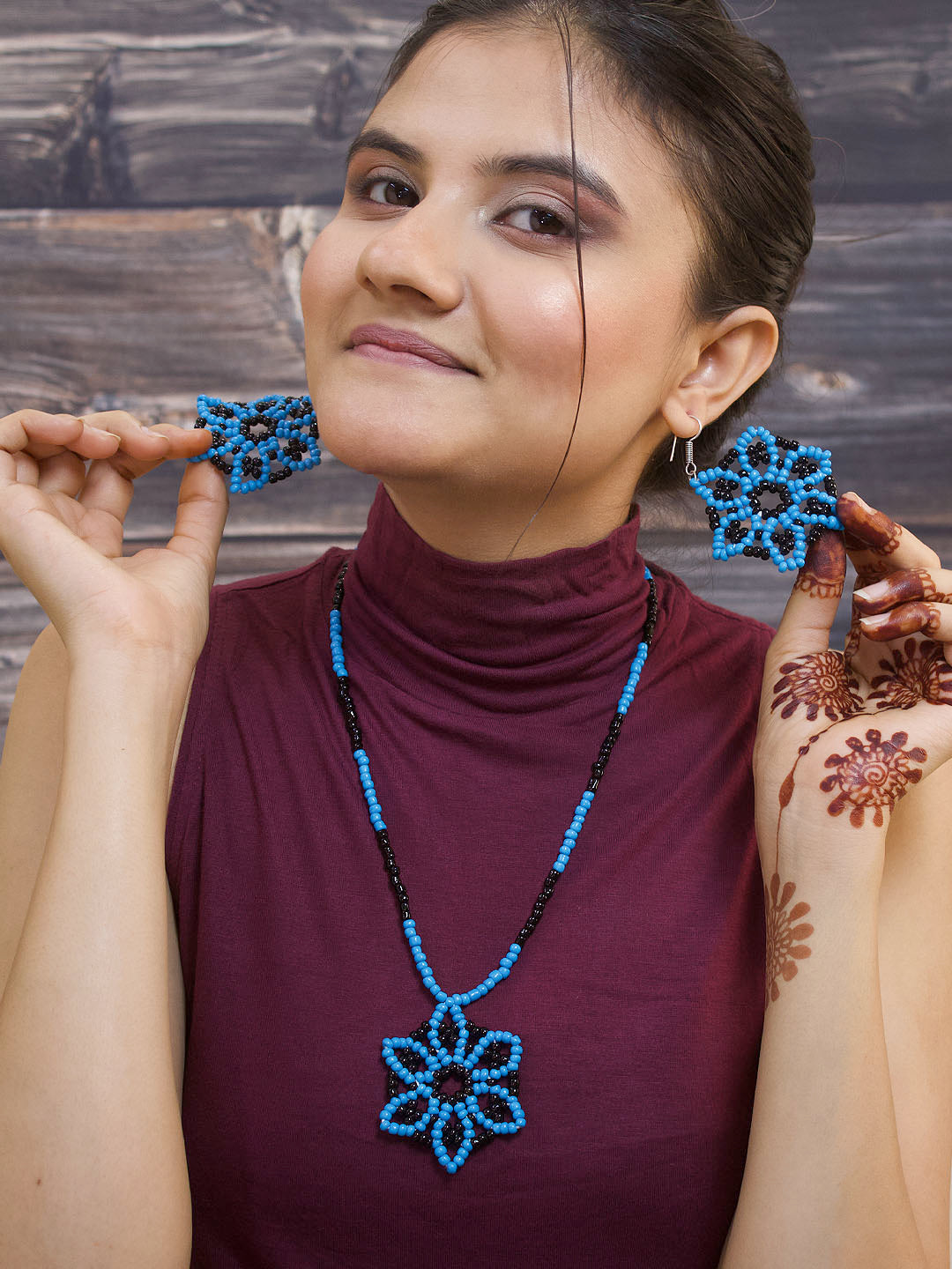 Blue And Black Color Seed Beads Floral Design Pendant Long Necklace Set