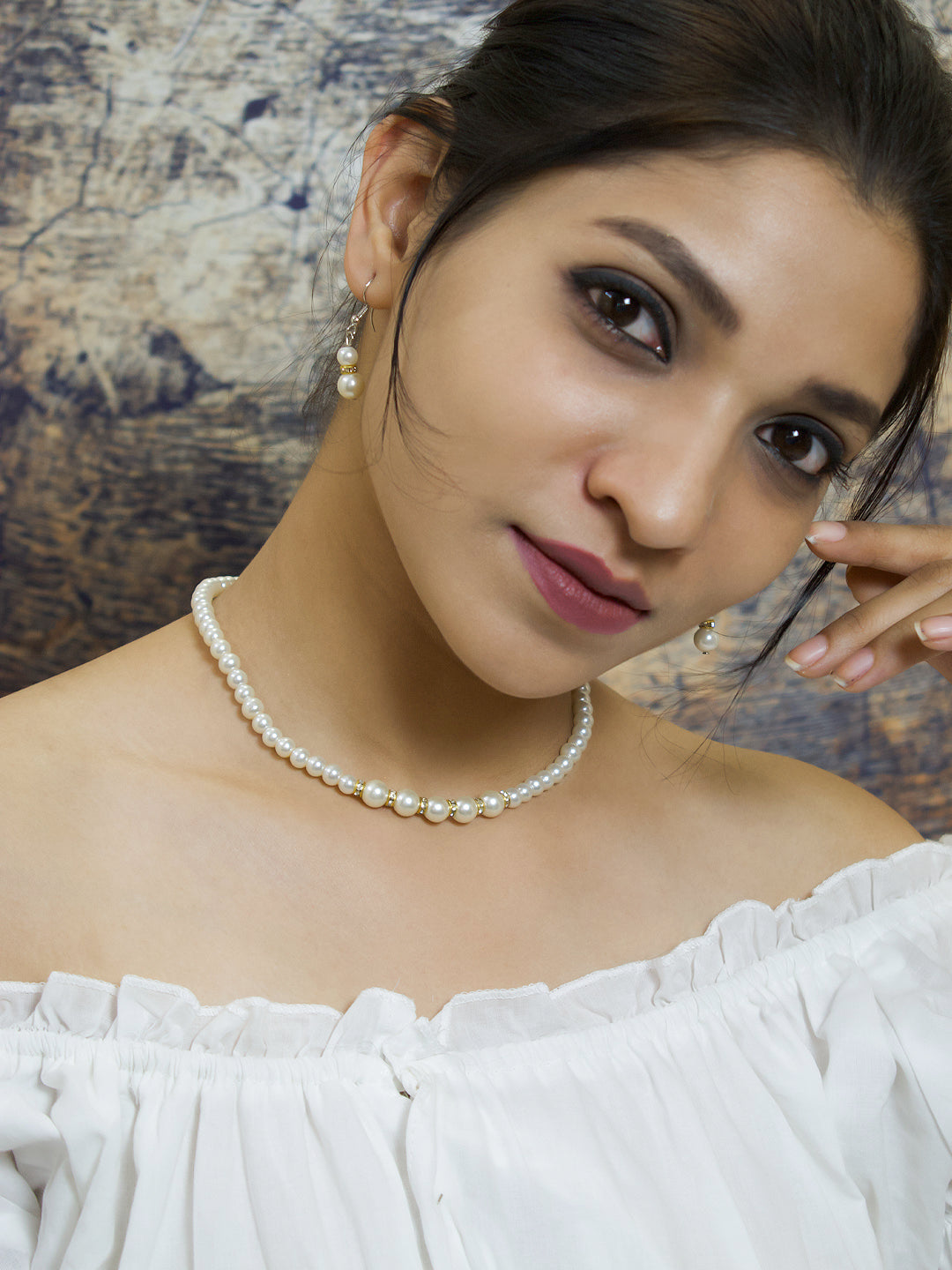 Circular Design Pearl Necklace Set