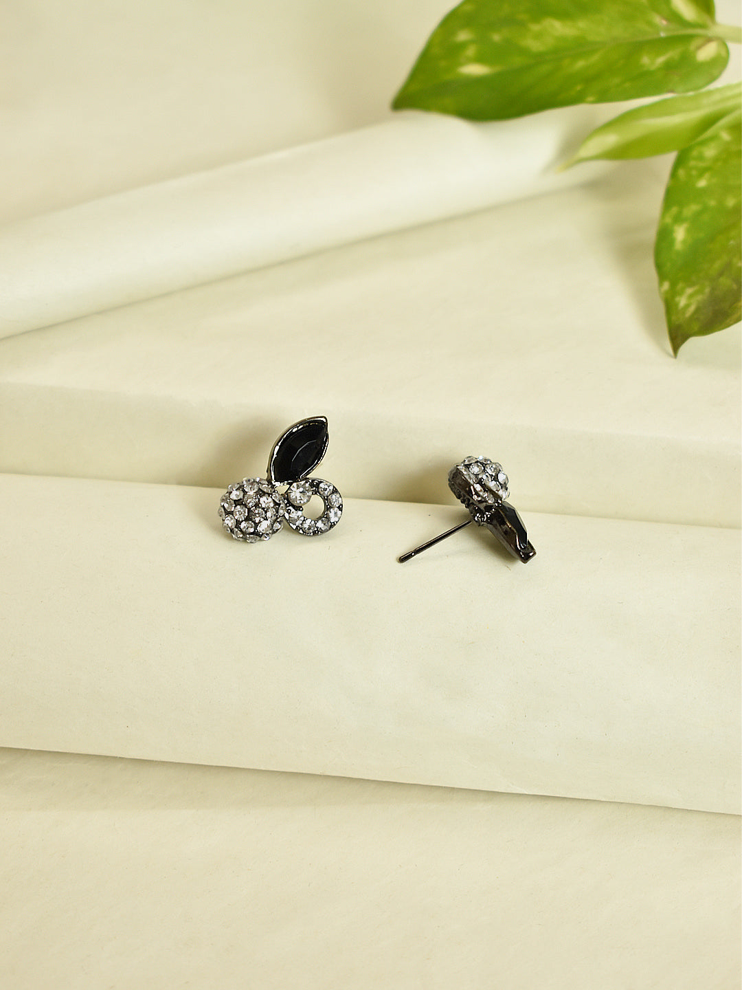 Oval Design Brass Earring