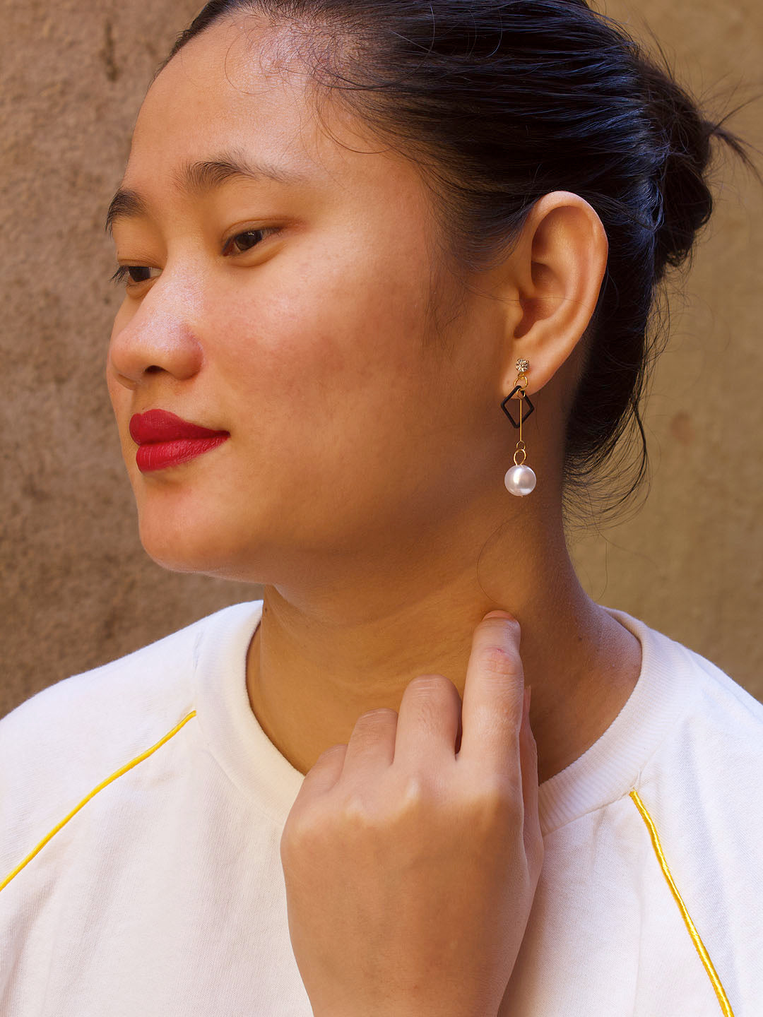 Silver Plated Rhombus Design Stud Hanging Chain With Pearls Drop Earring