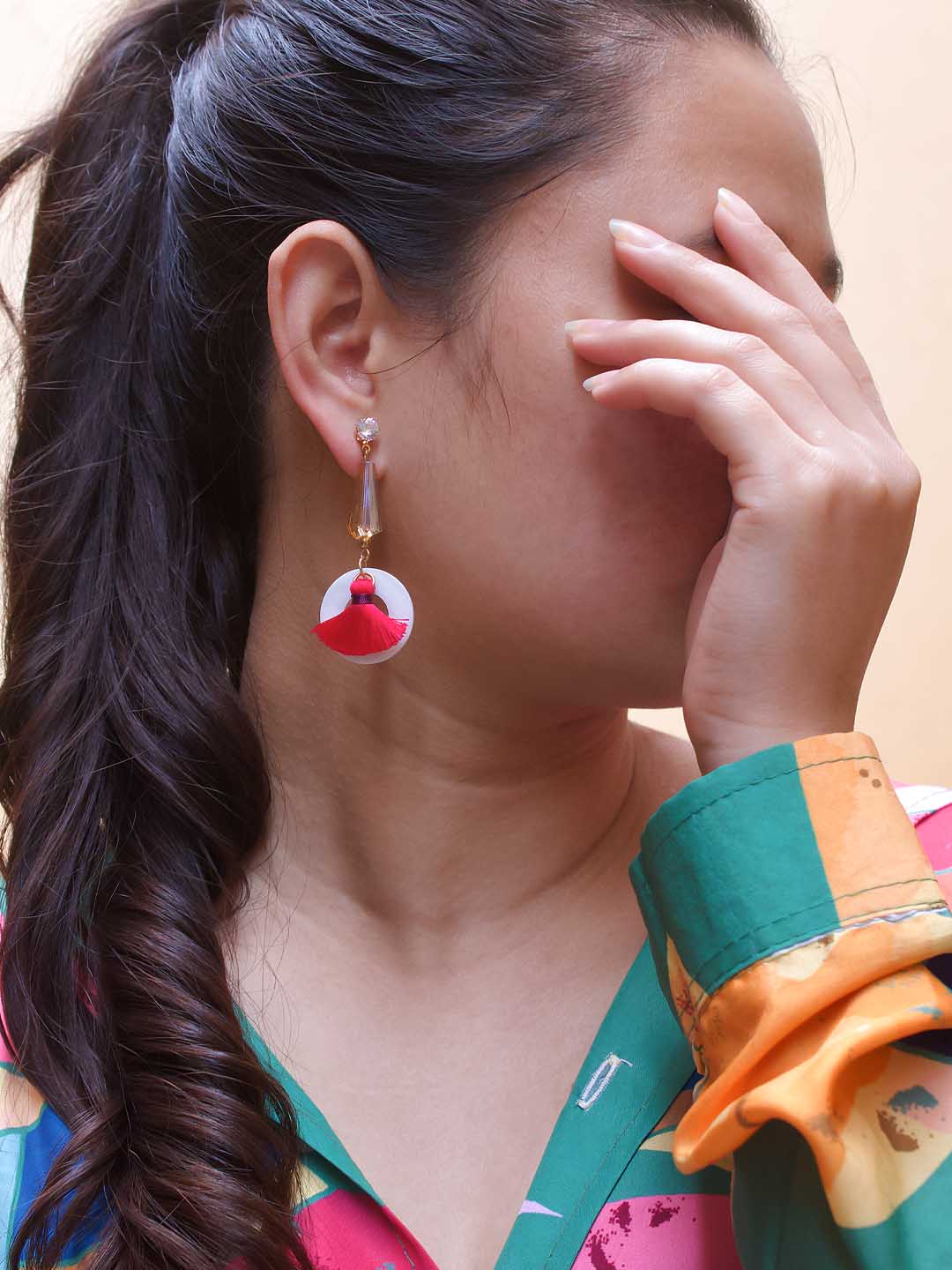 Gold Plating Circle Design Pink And White Color Artificial Stone Fabric Tassel Earring