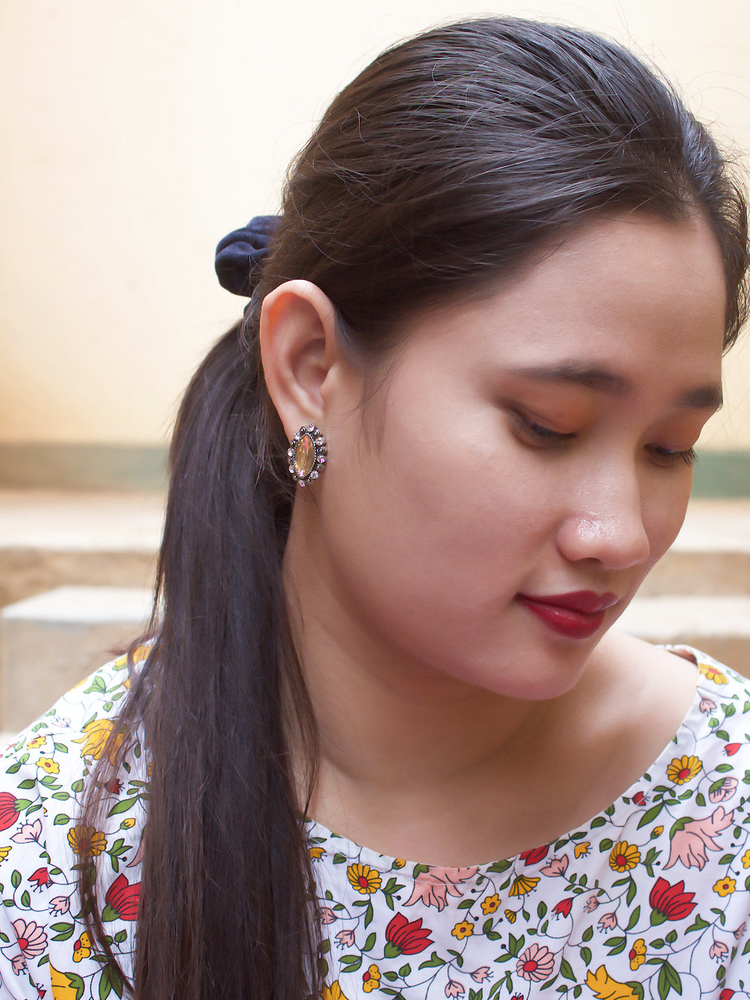 Eye Design Gold Stud With Stones Earring