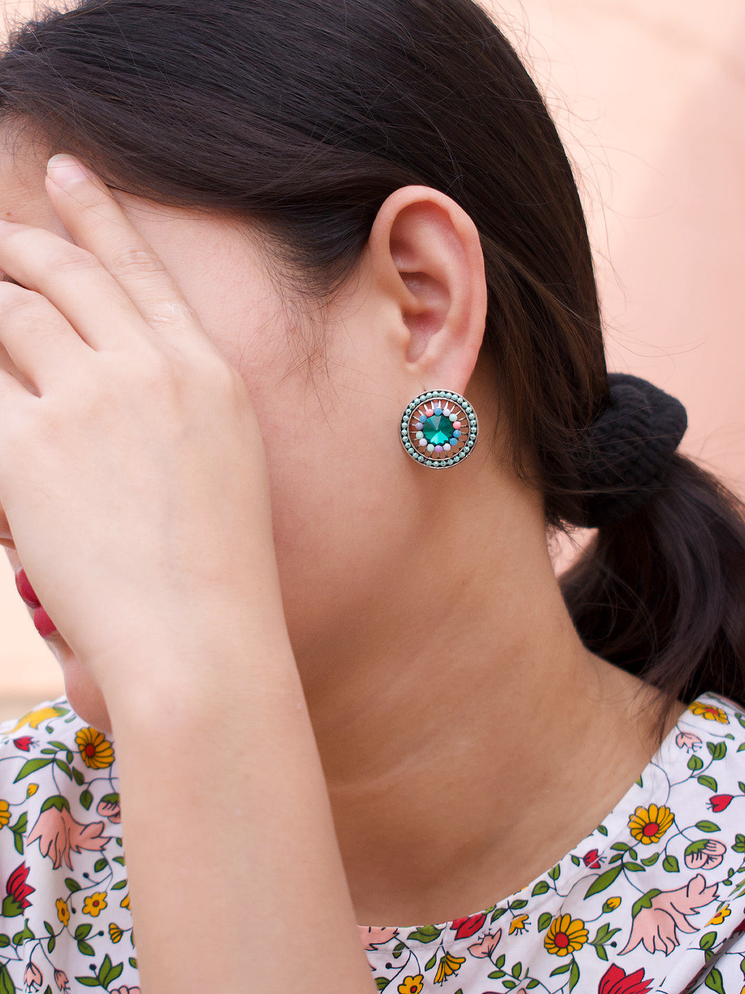 Round Design Green Stud With Stones Earring