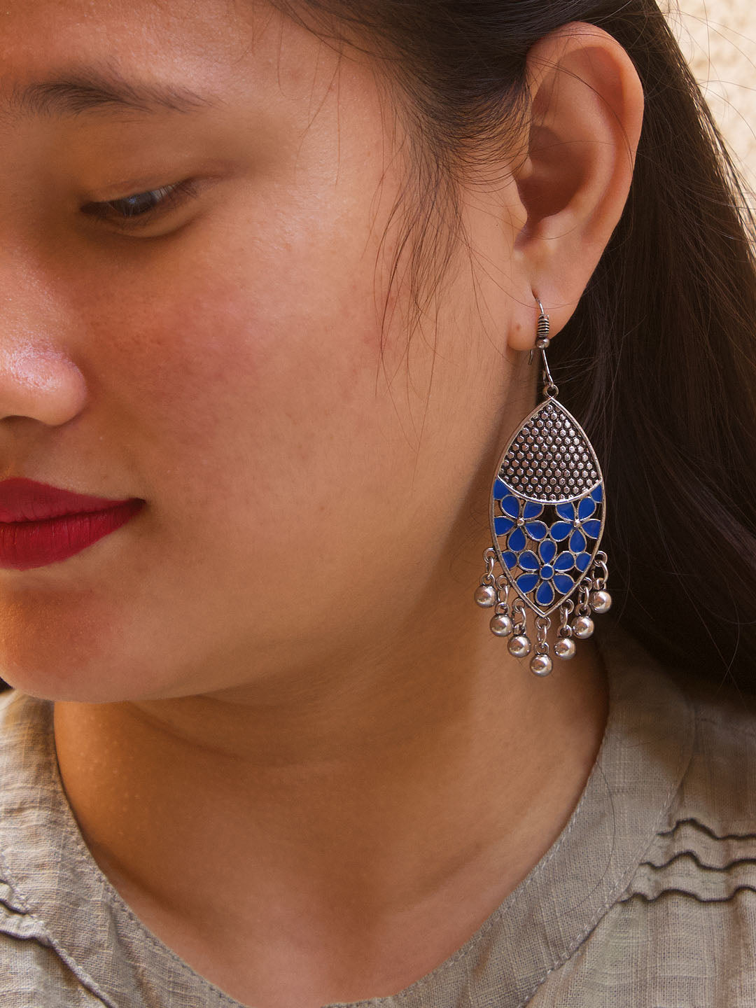 Silver Plated Leaf Design Blue Color Earring