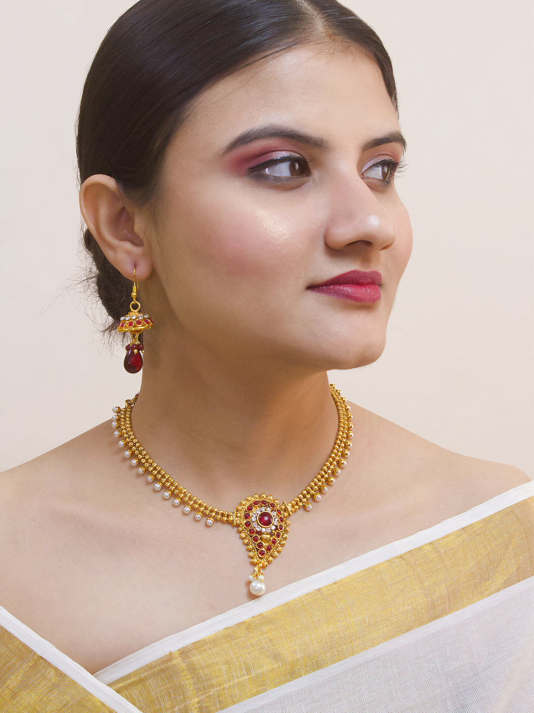 Avismaya Gold Plated Floral Design Two Line Necklace Set