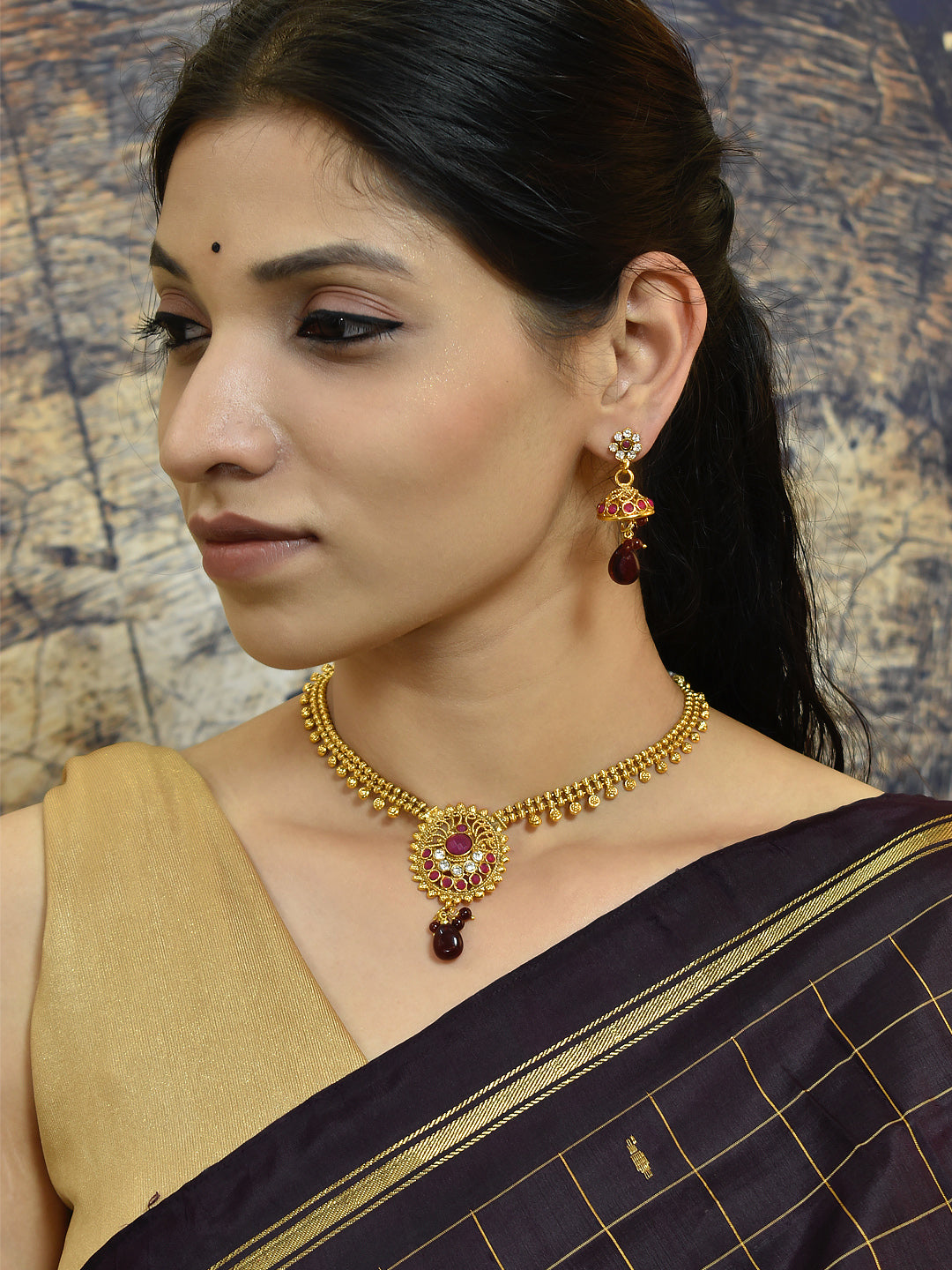 Avismaya Antique Gold Plated 2 Line Necklace With Round Shape Pendant Necklace Set