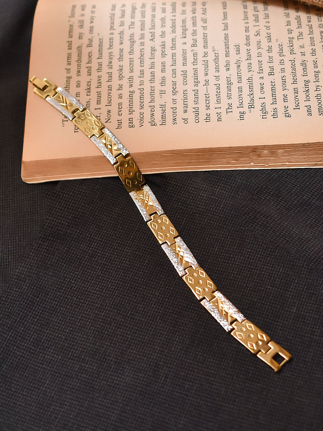 High Quality Gold Plated Silver Toned Geometric Design Links Bracelet For Men