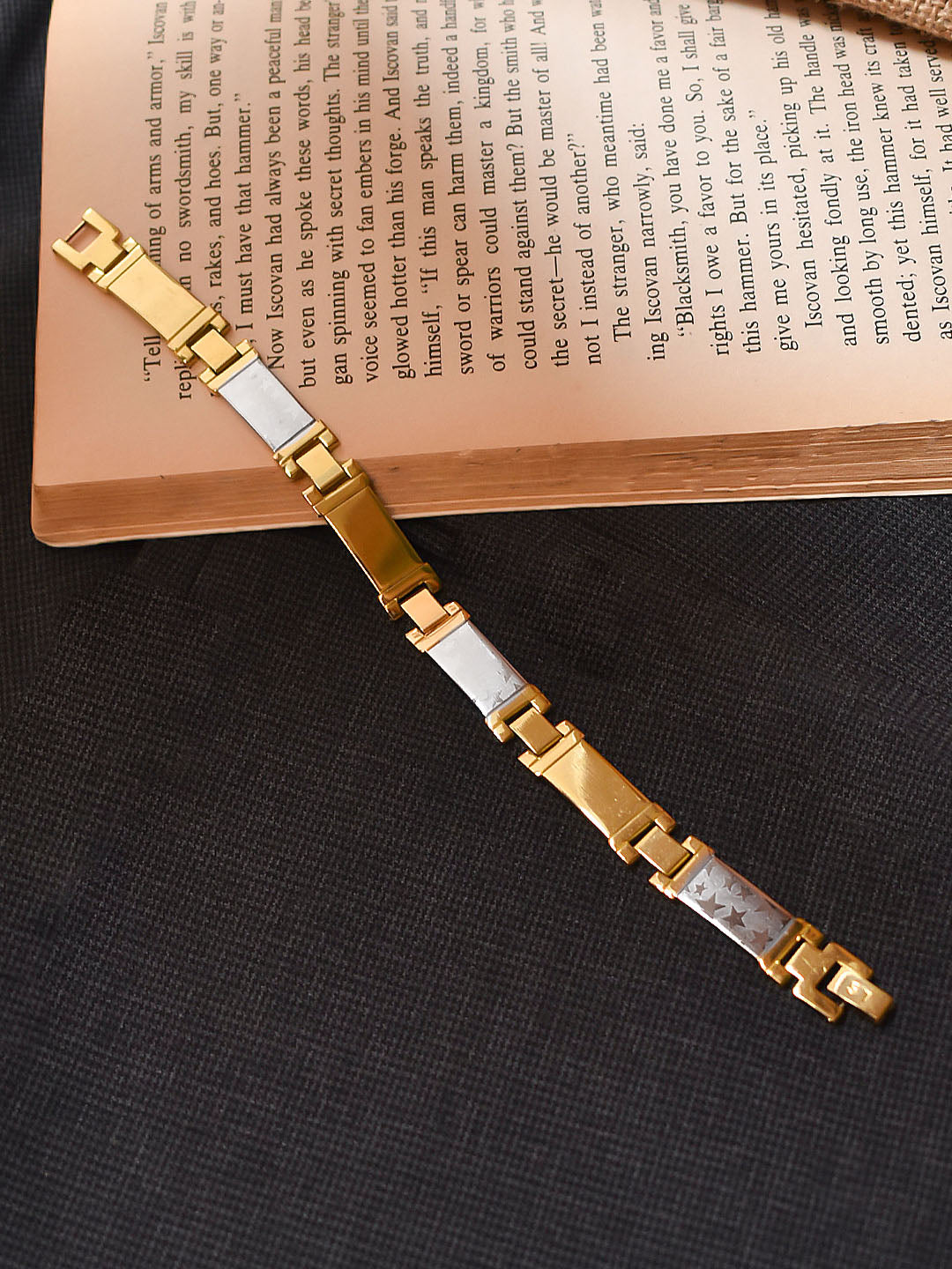 High Quality Gold Plated Silver Toned Rectangular Design Links Bracelet For Men