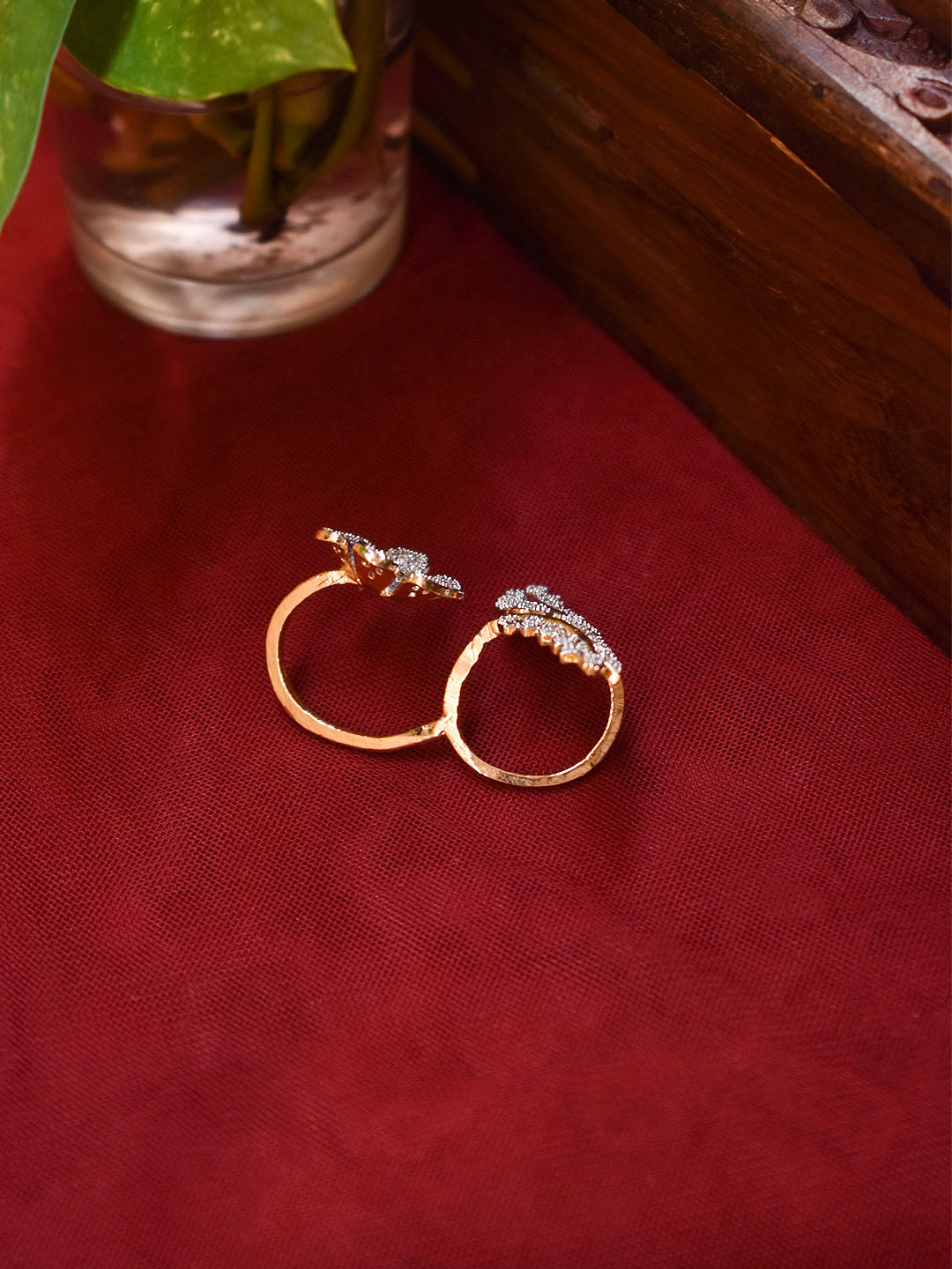 High Quality Gold Plated Floral And Leaf Design CZ Stones Finger Ring