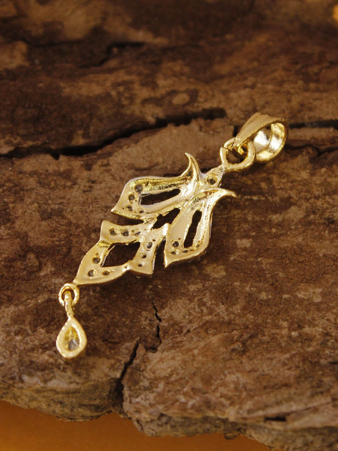 Avismaya Gold Plated With American Diamond Stone Pendant Set