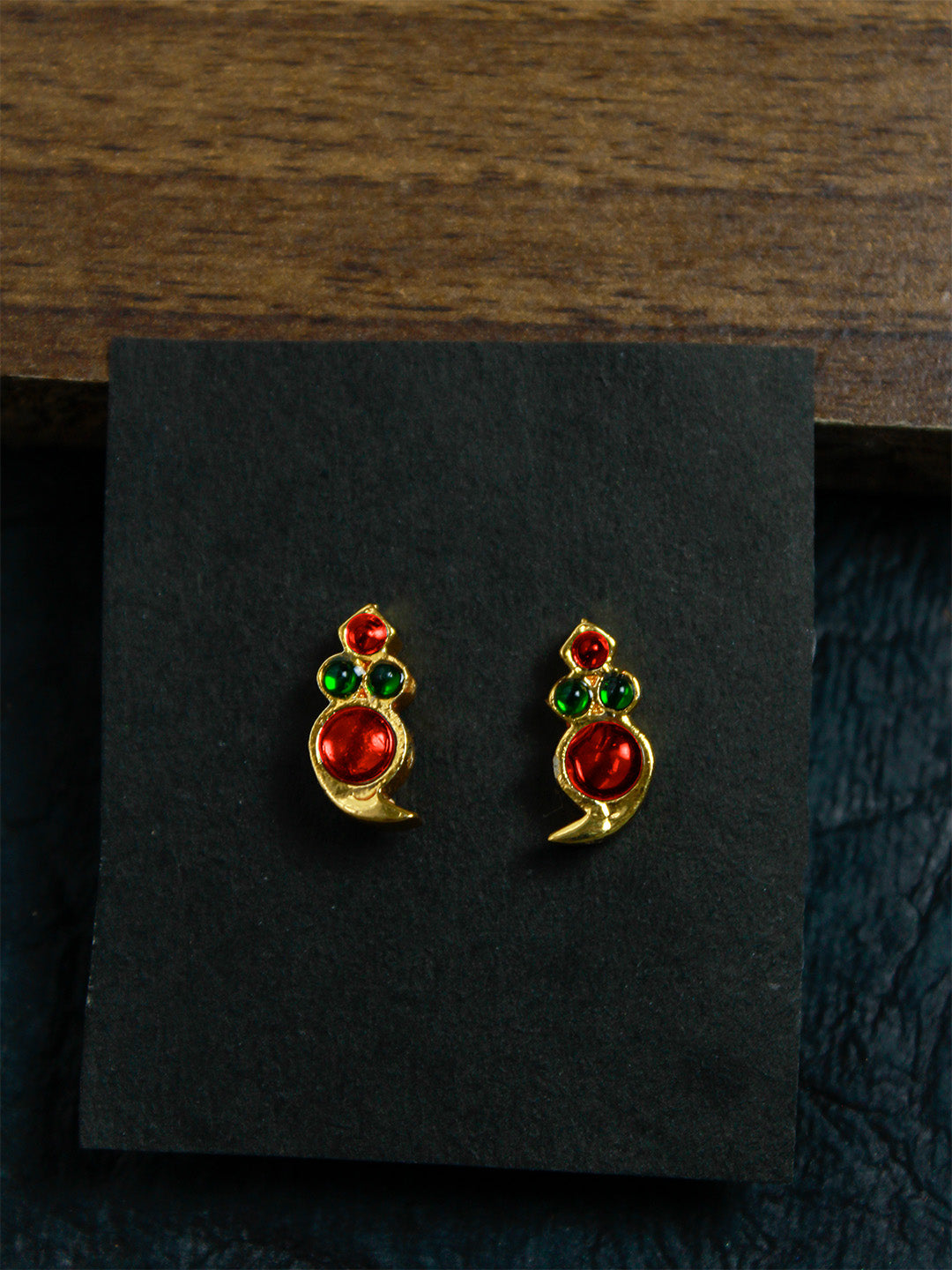 Red Green Antique Gold Kemp Temple Necklace Set