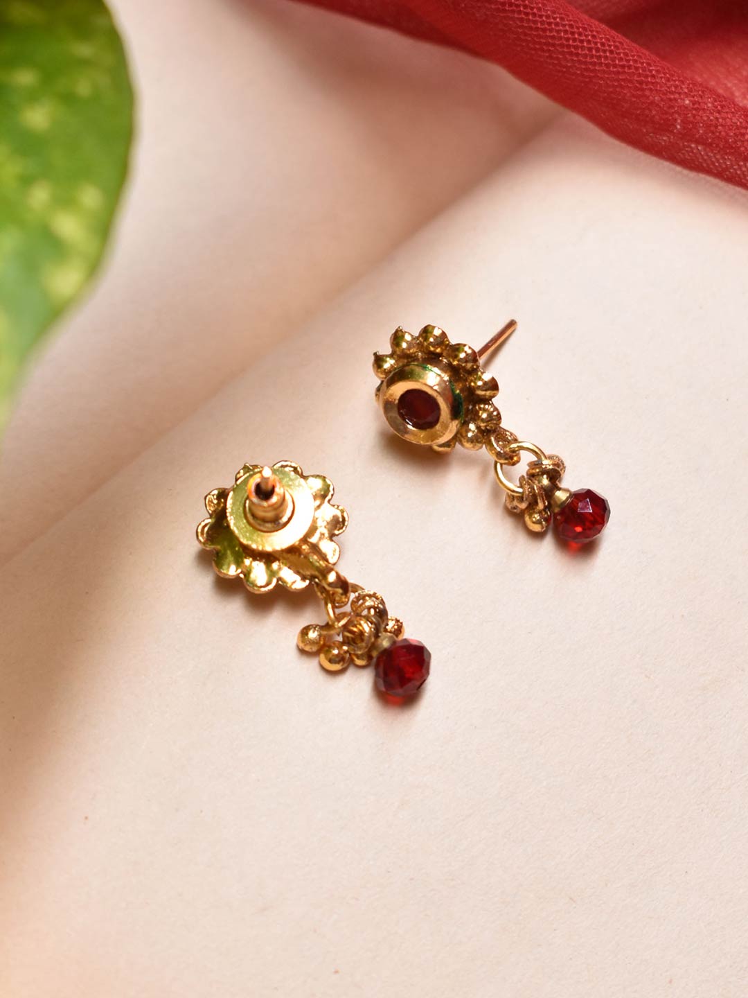 Avismaya Gold Plated Rhombus Design White Color Crystal Stones Pendant Set