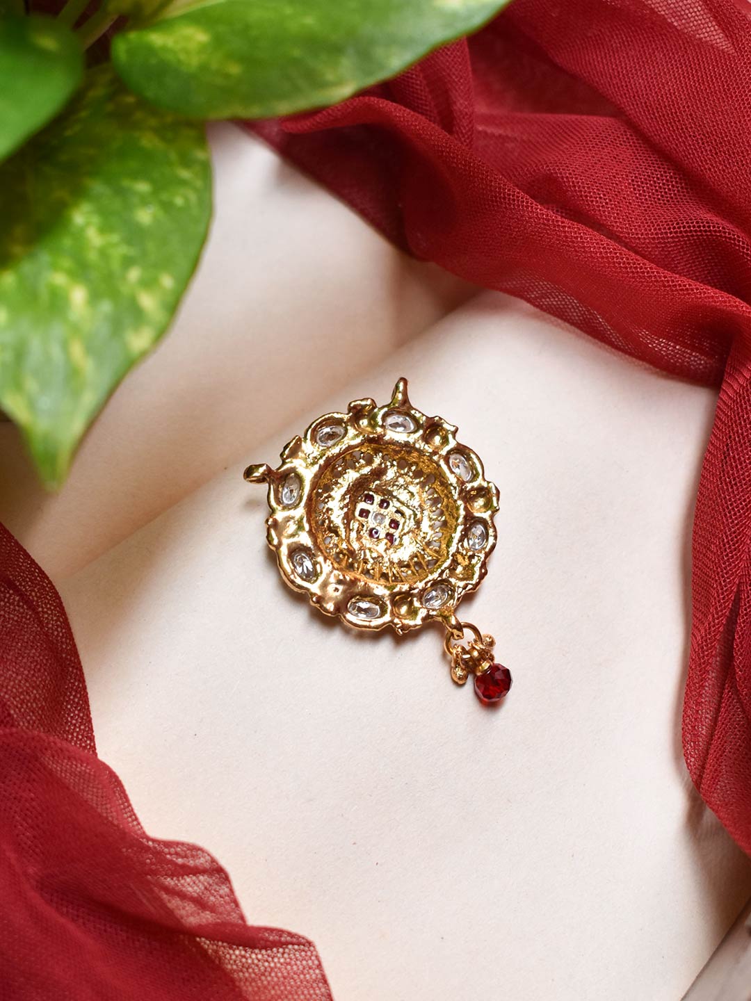 Avismaya Gold Plated Circular Shape With Oval Design Stones Pendant Set