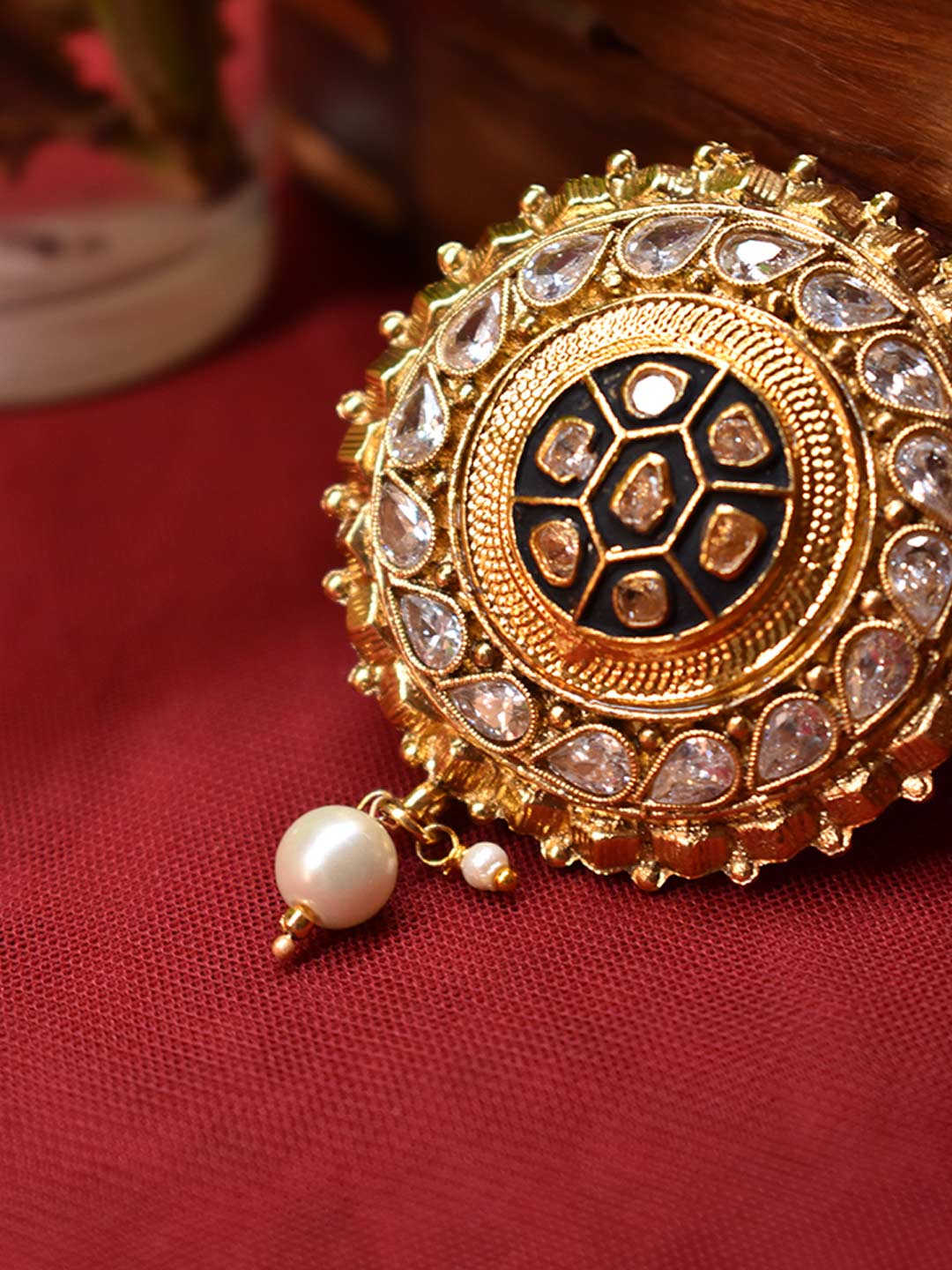 High Quality Antique Gold Plated Circular Shape Tear Drop Design White Color Stones Black Color Enamel Painted Saree Pin