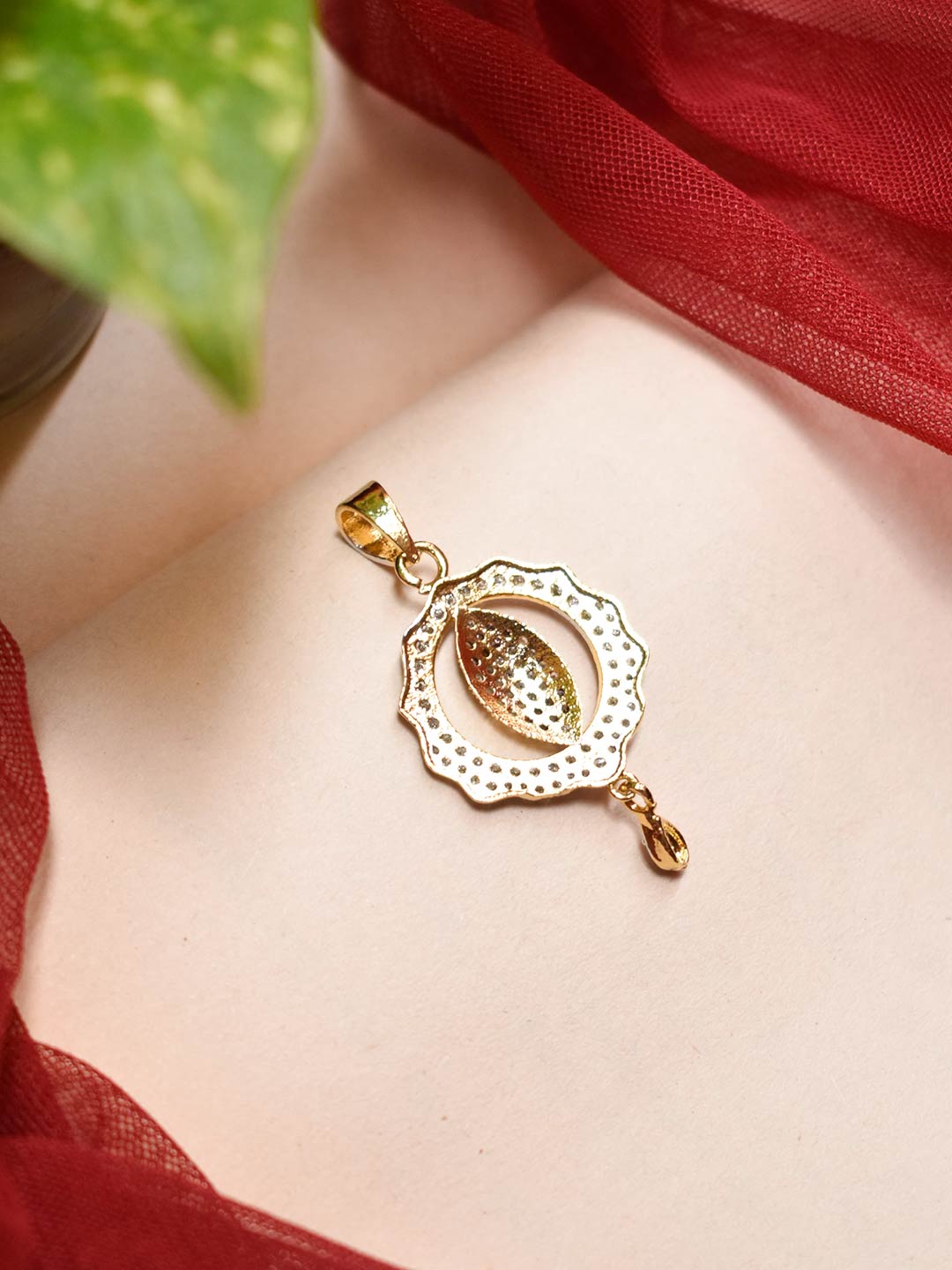 Avismaya Gold Plated Circular Shape Oval Design CZ Stones pendant Set