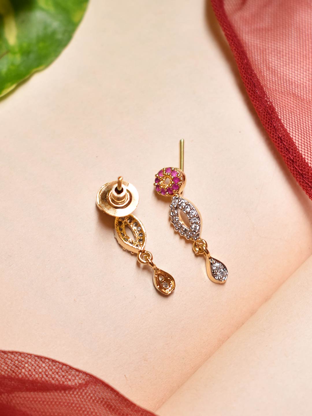 High Quality Gold Plated Floral Design CZ Stones Pendant With Tear Drop Design Drop Earrings
