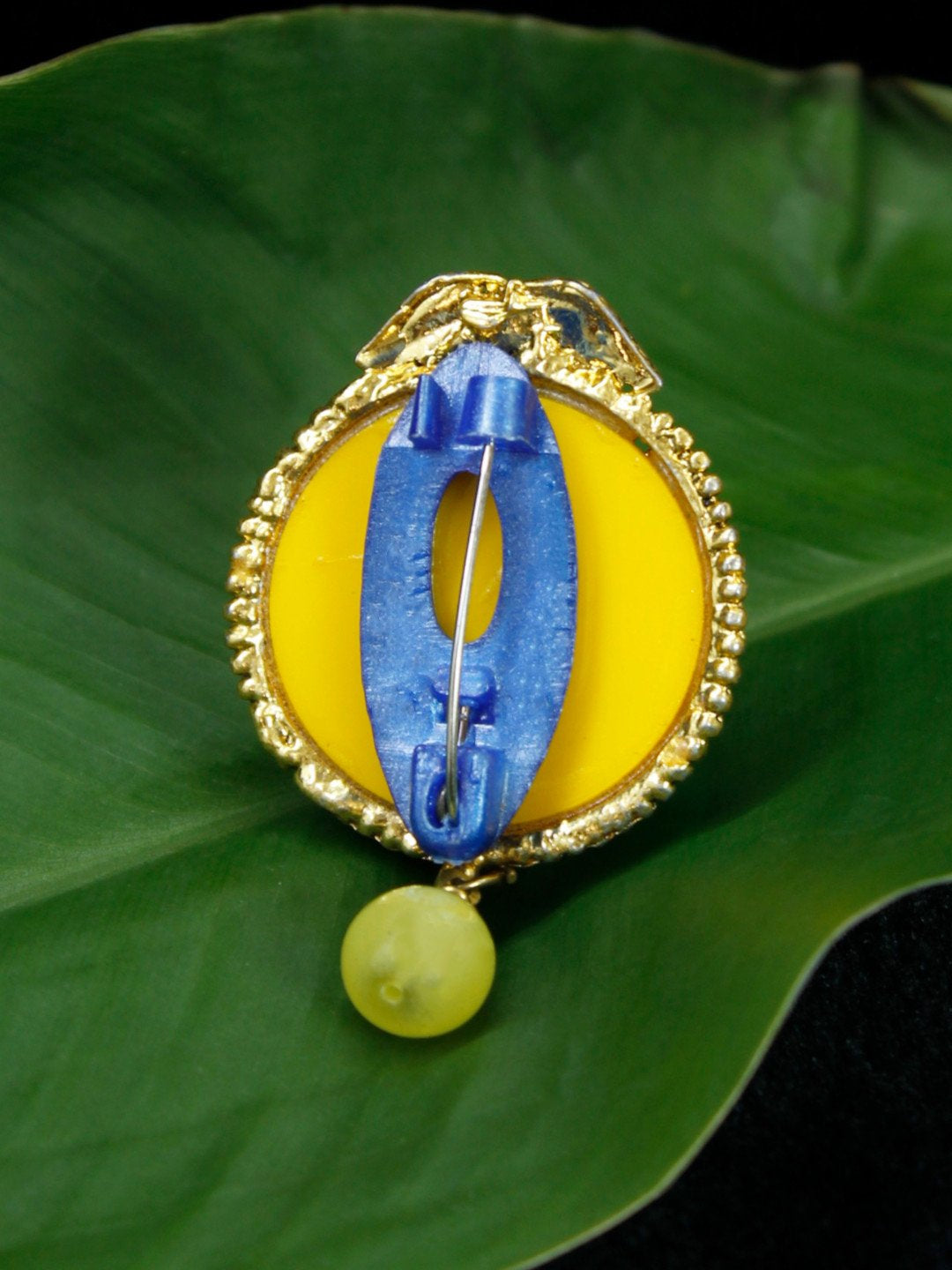 Gold Plated Round Shape White Stone with Green Pearl Dropping Saree Pin