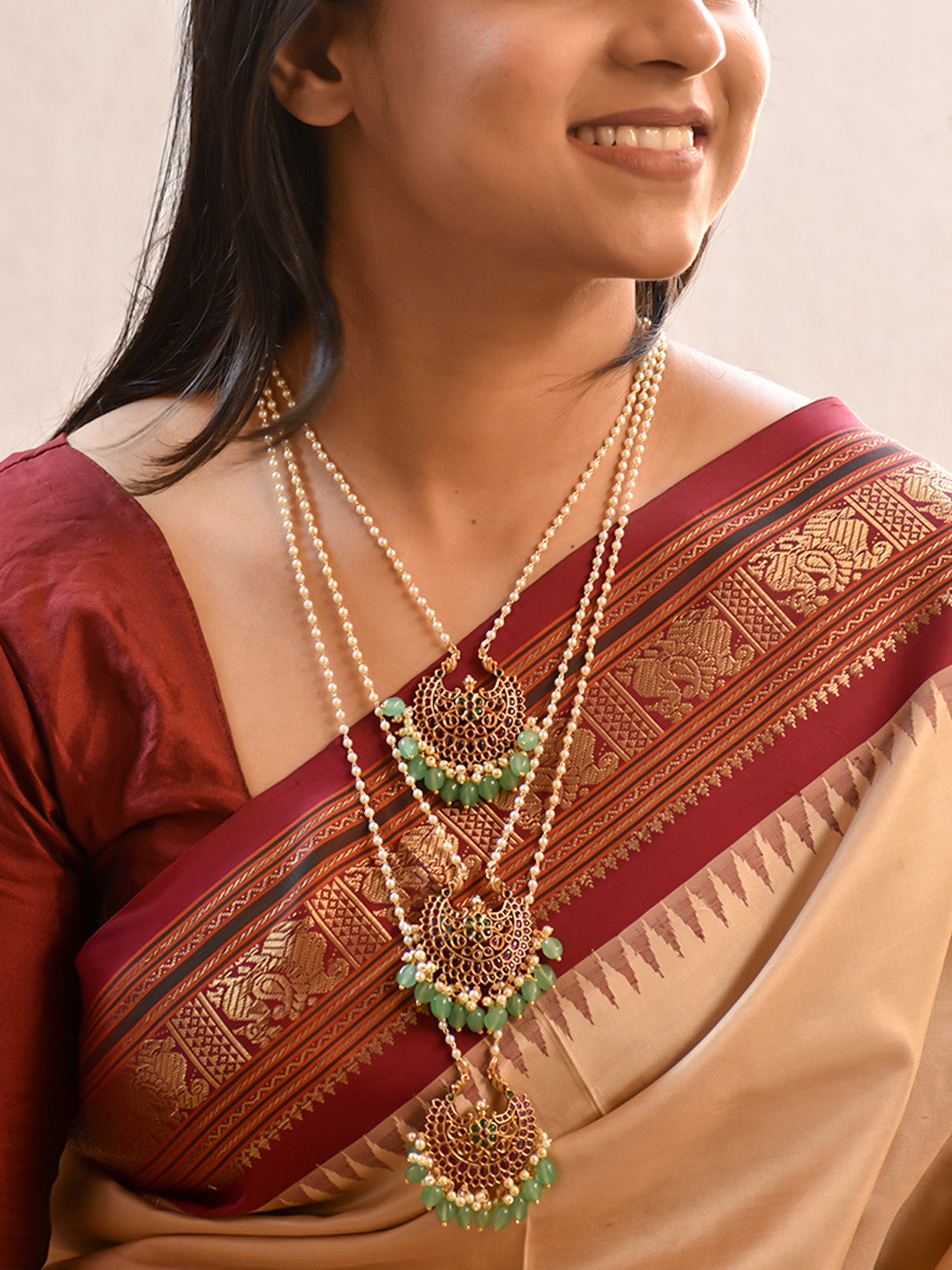 Original Kemp stones 3 Pendants in 3 layered Pearls Chain in Green Onyx Beads & Pearls
