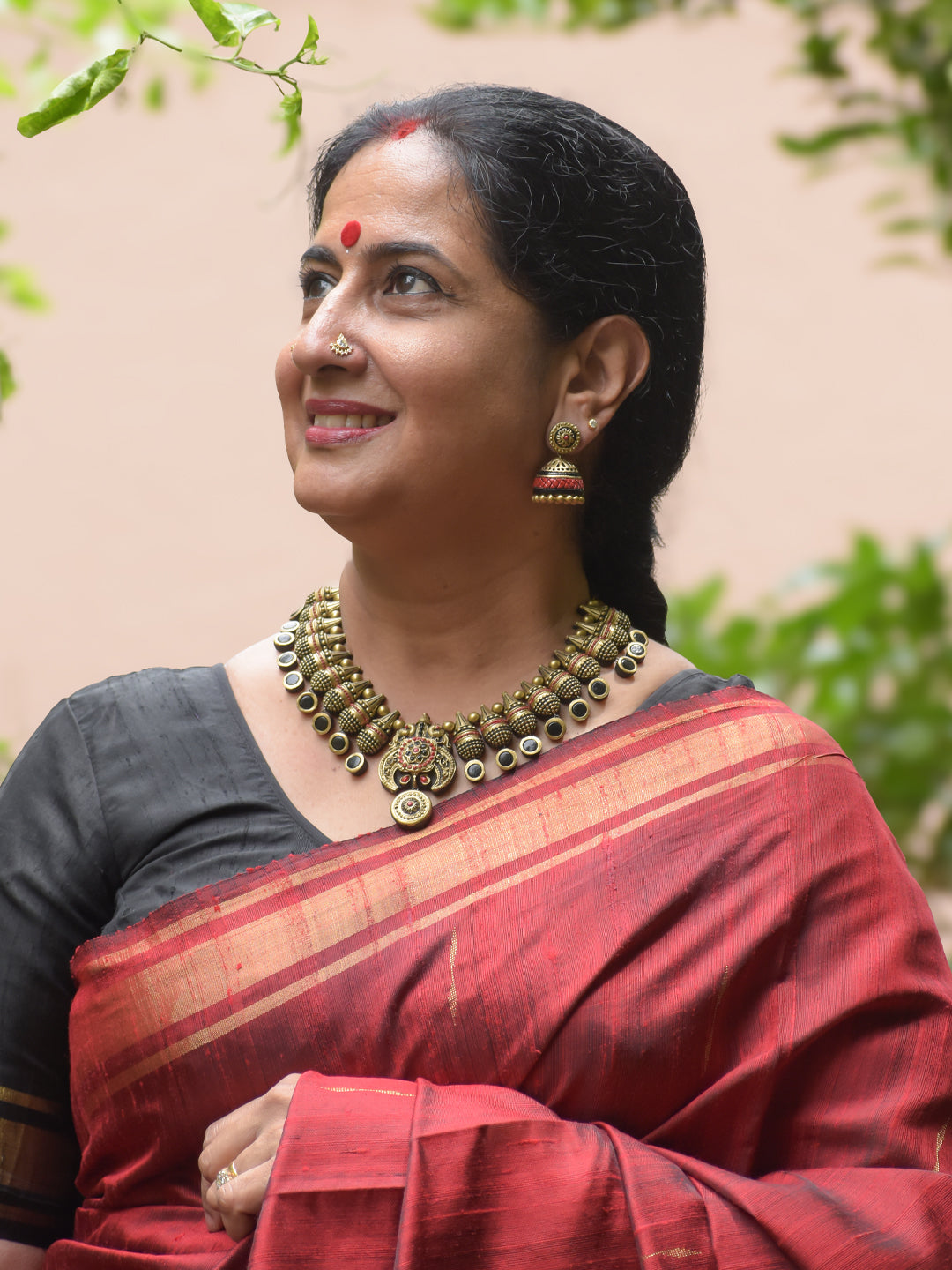 Handcrafted Temple-Inspired Floral Pendant Terracotta Jewellery Set in Black, Red & Antique Gold