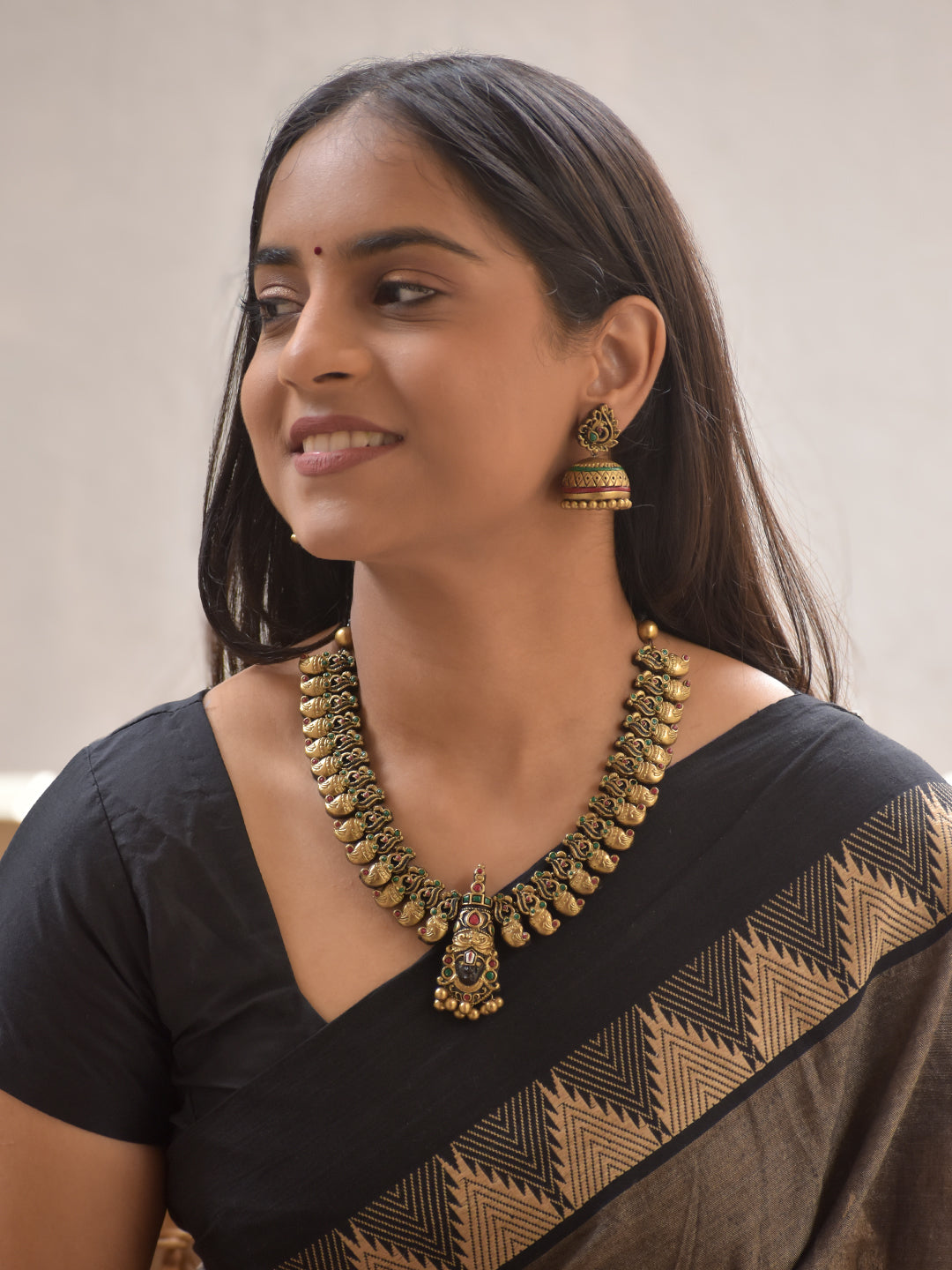 Terracotta Divine Lord Venkateshwara Pendant Shell-Motif Temple Necklace Set